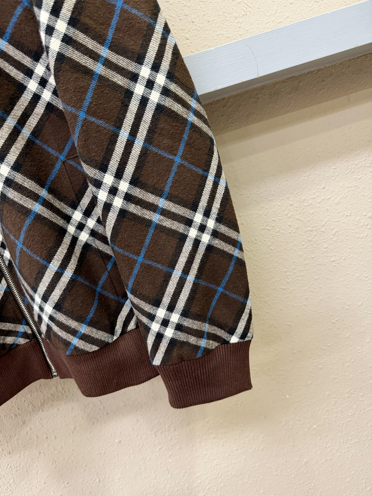 BURBERRY巴宝莉 2025秋冬新款夹克外套，原单狠货 意大利进口面料时尚夹克外套。欧洲专柜同步，上