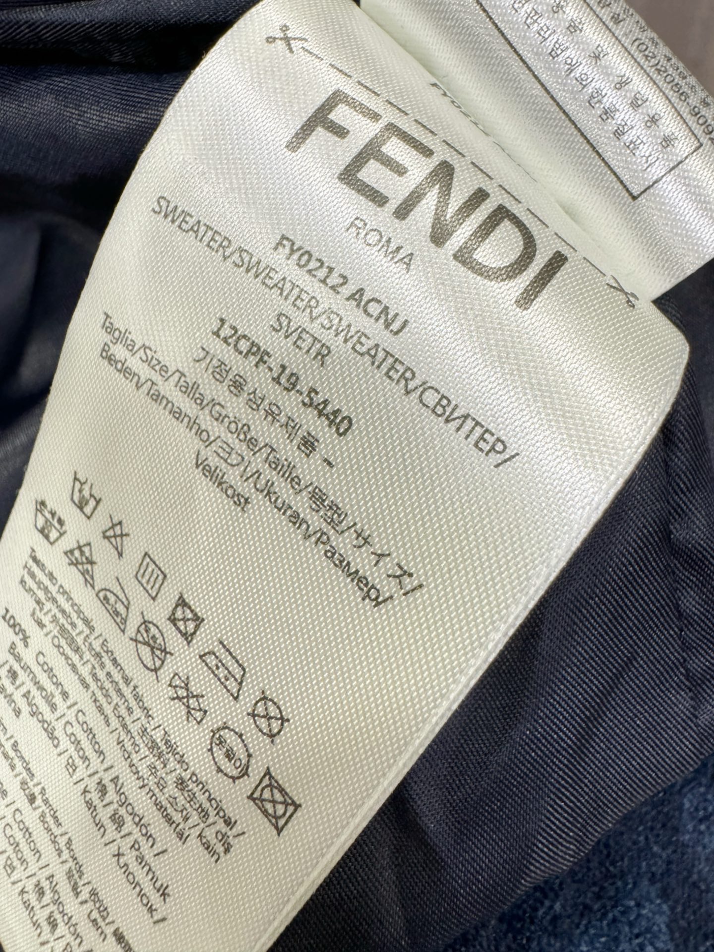 FENDI芬迪 2025秋冬新款夹克外套，原单狠货 意大利进口面料时尚夹克外套。欧洲专柜同步，上身更随意