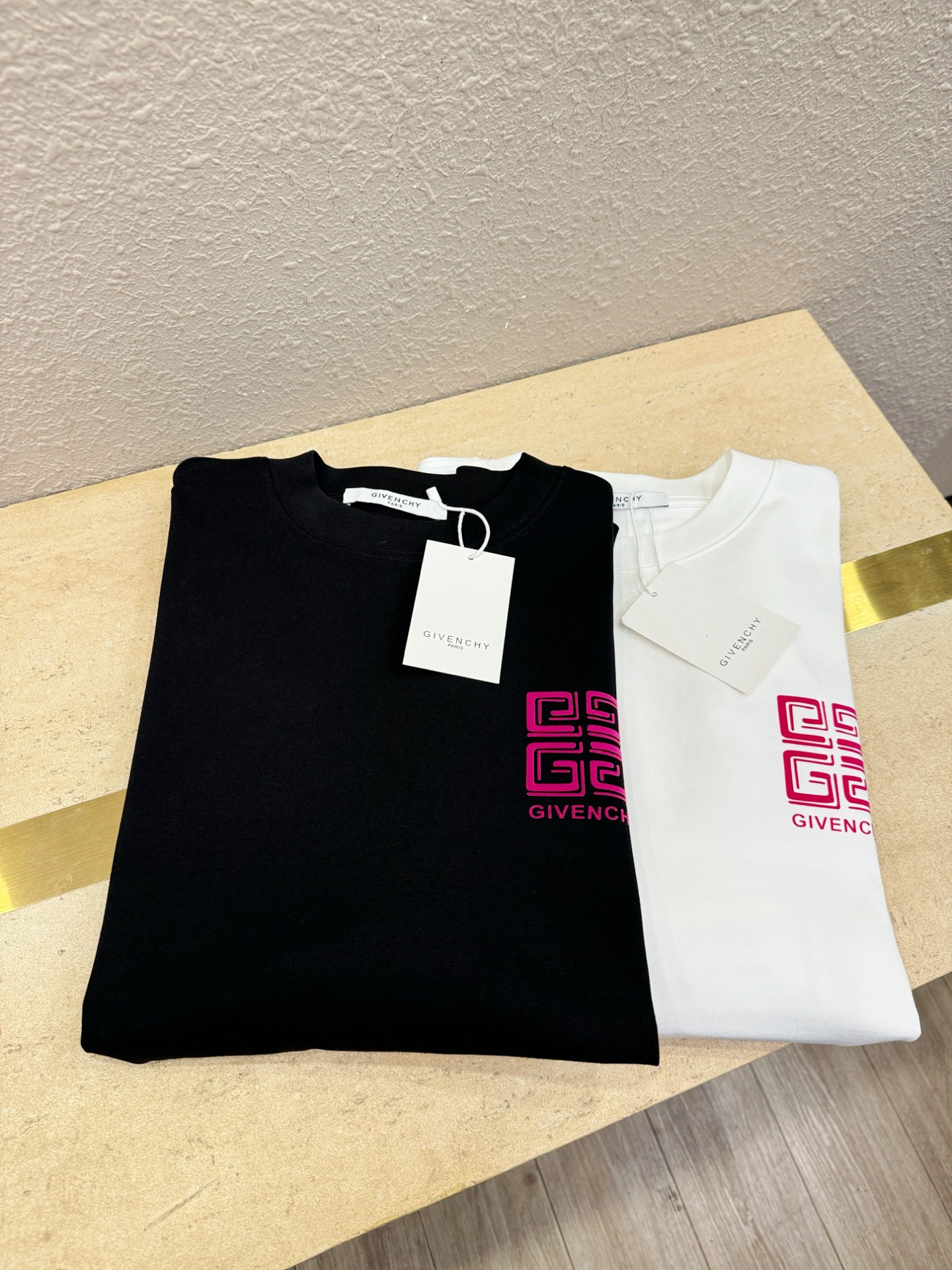 Givenchy 纪梵希 2025ss秋冬新品 长袖T恤，经典Logo设计，百搭款 官网同步发售 定制面