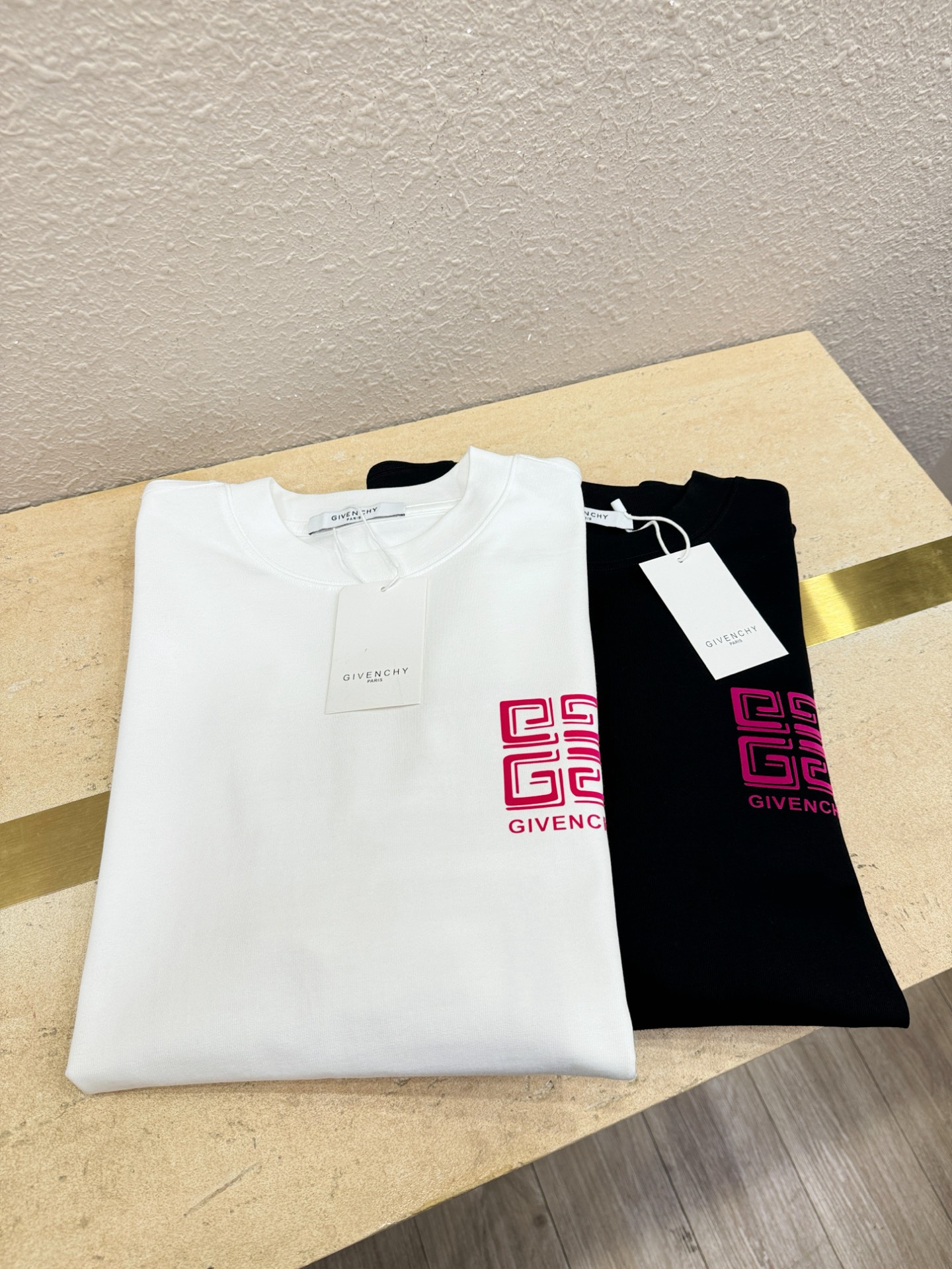 Givenchy 纪梵希 2025ss秋冬新品 长袖T恤，经典Logo设计，百搭款 官网同步发售 定制面