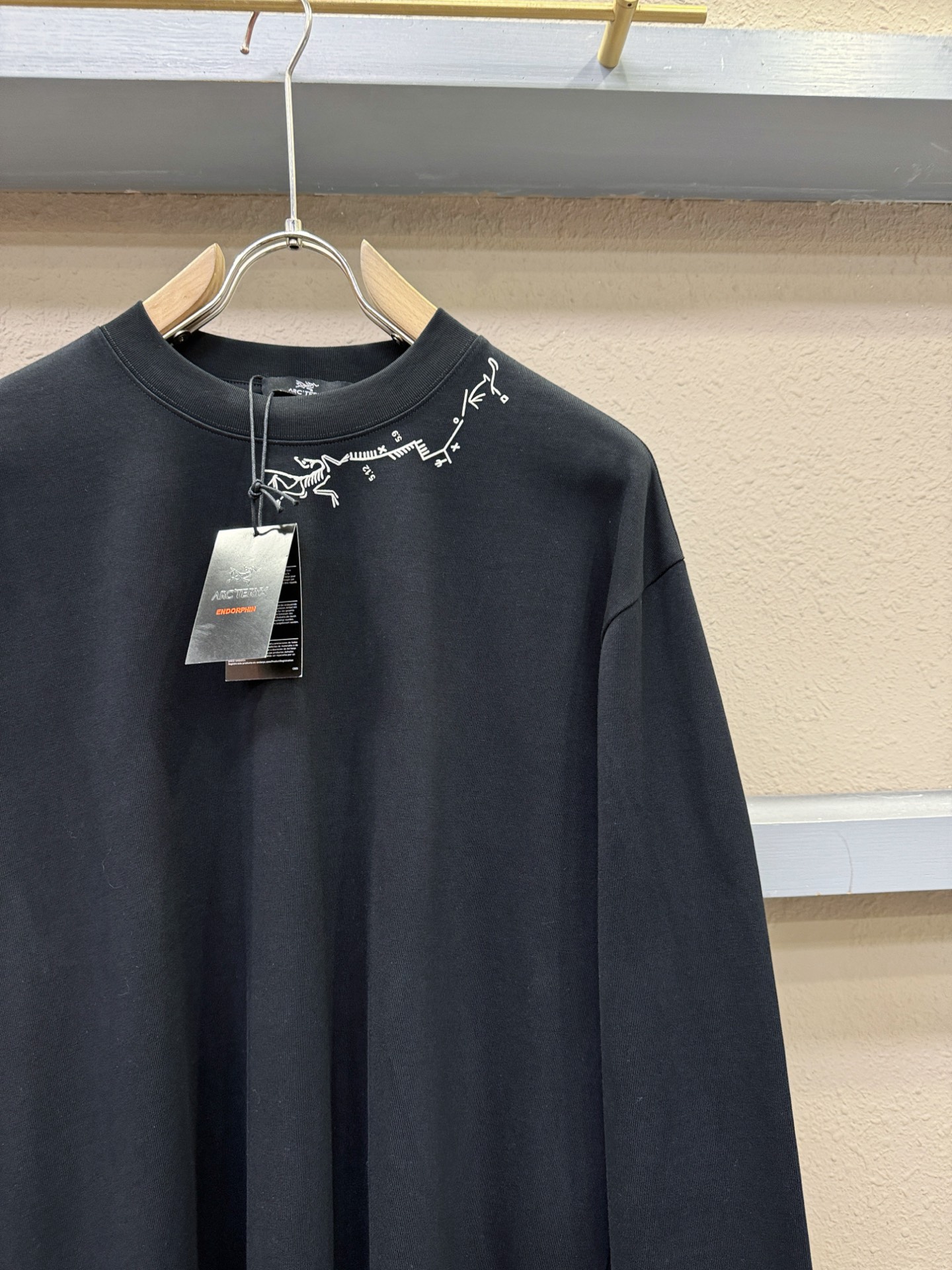ARC‘TERYX/始祖鸟 2025ss秋冬新品 长袖T恤，经典Logo设计，百搭款 官网同步发售 定制