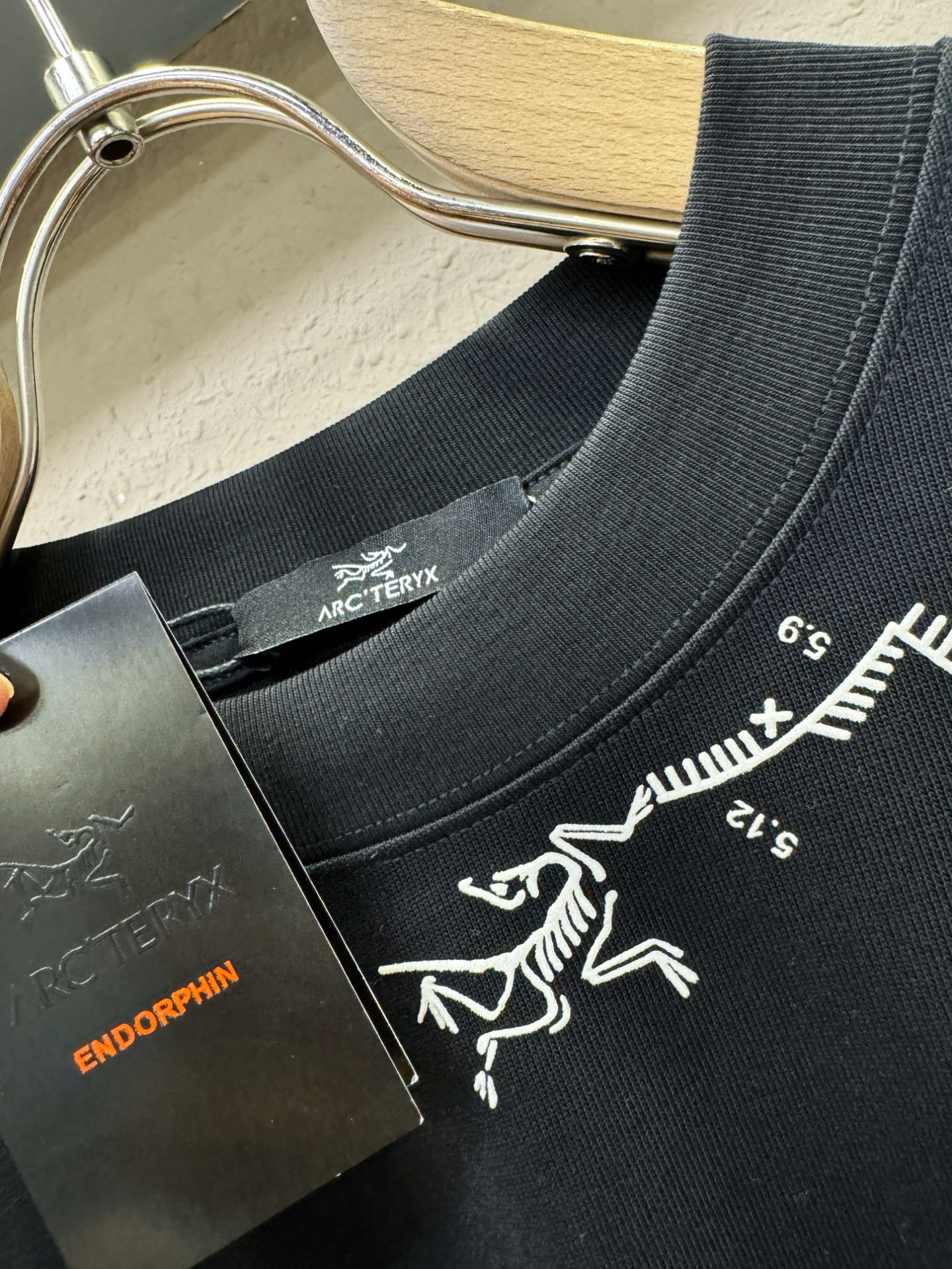 ARC‘TERYX/始祖鸟 2025ss秋冬新品 长袖T恤，经典Logo设计，百搭款 官网同步发售 定制
