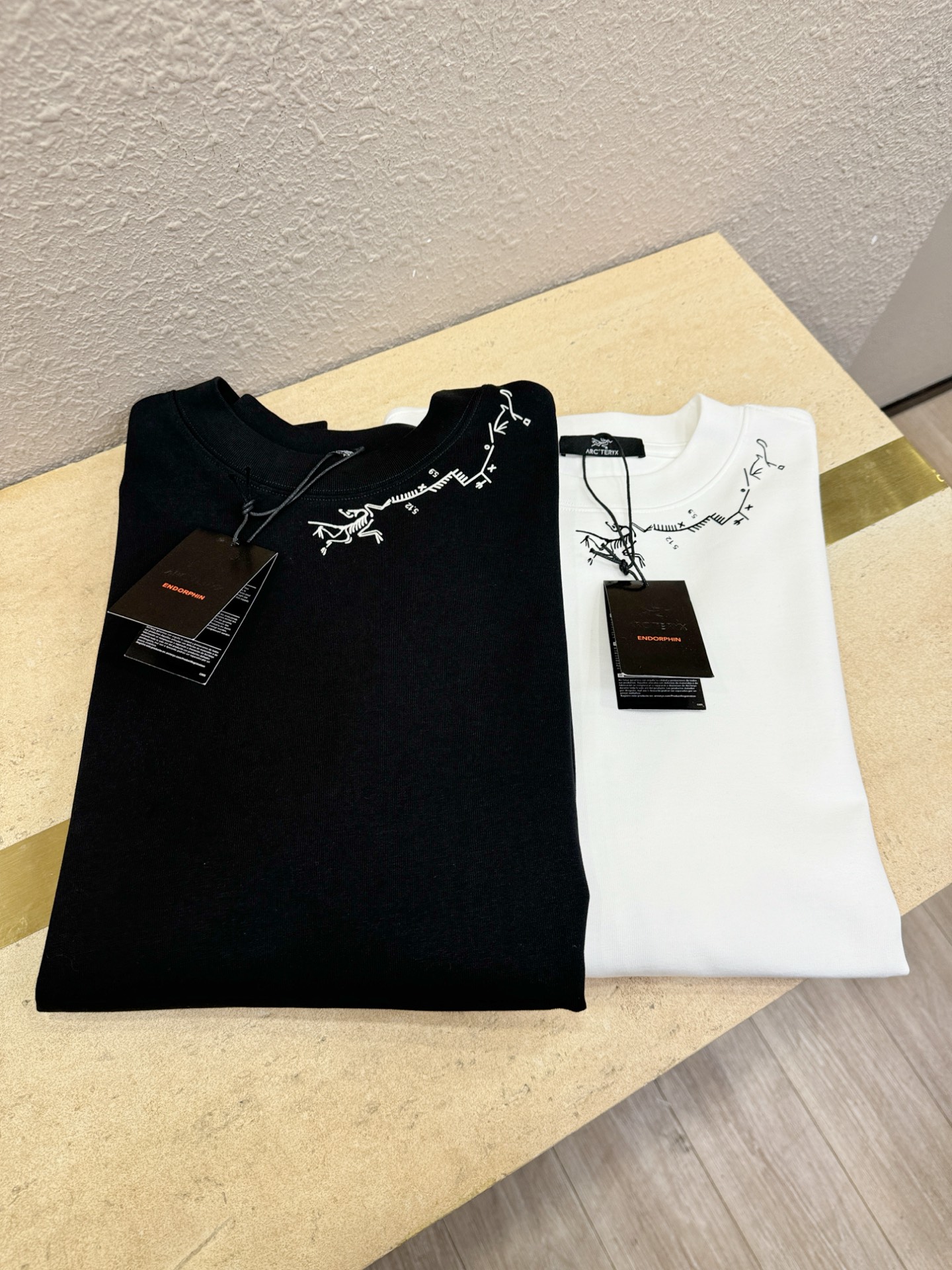 ARC‘TERYX/始祖鸟 2025ss秋冬新品 长袖T恤，经典Logo设计，百搭款 官网同步发售 定制