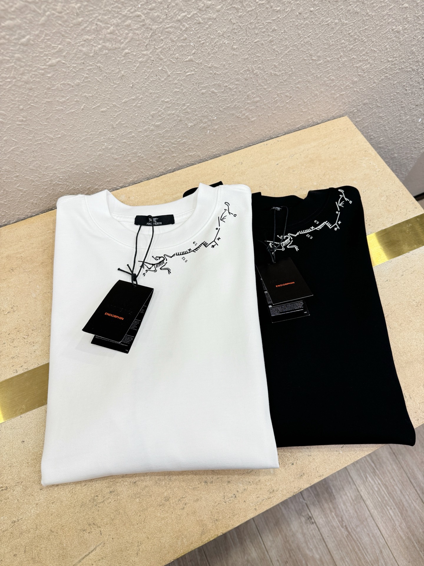 ARC‘TERYX/始祖鸟 2025ss秋冬新品 长袖T恤，经典Logo设计，百搭款 官网同步发售 定制