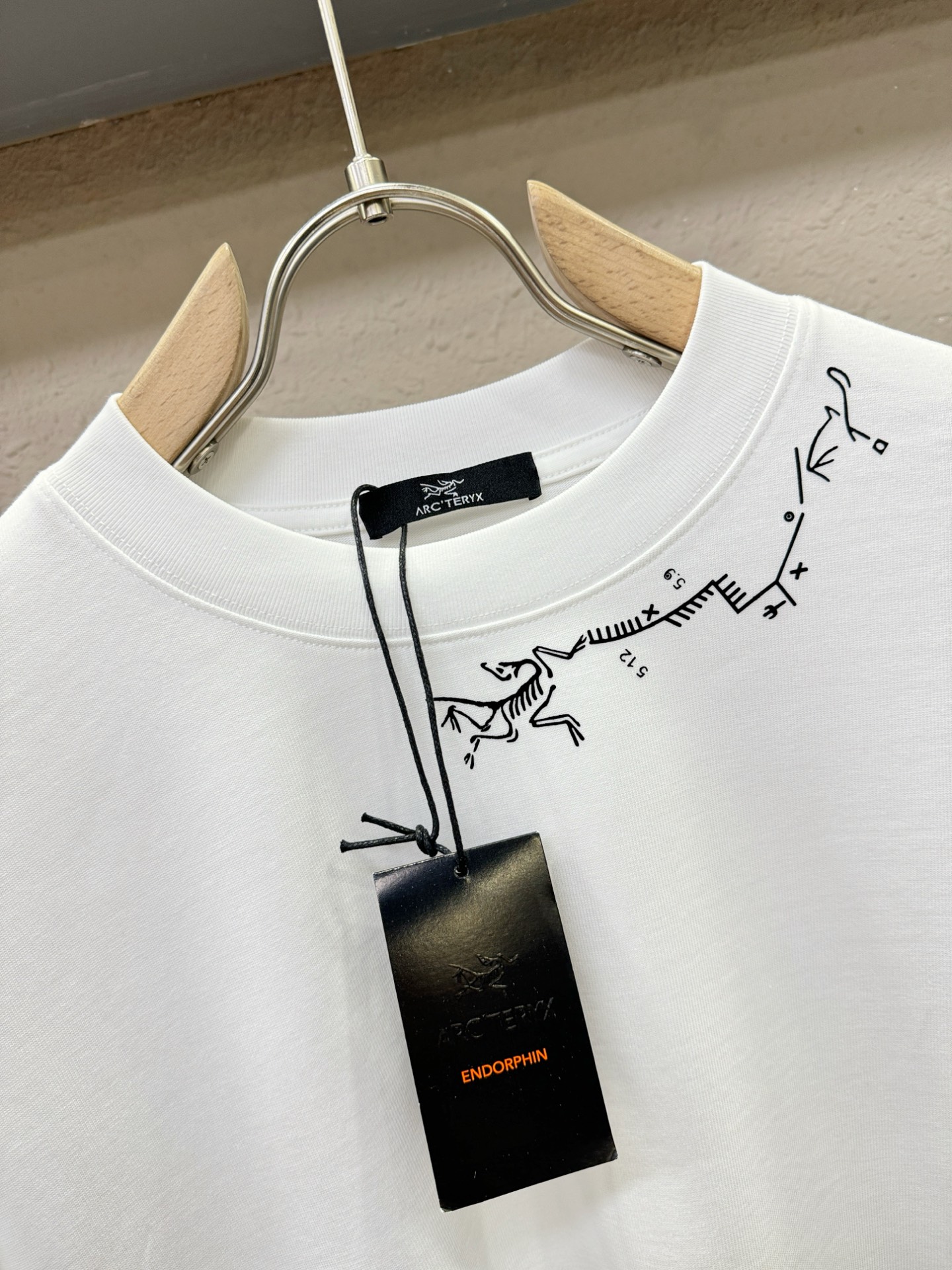 ARC‘TERYX/始祖鸟 2025ss秋冬新品 长袖T恤，经典Logo设计，百搭款 官网同步发售 定制