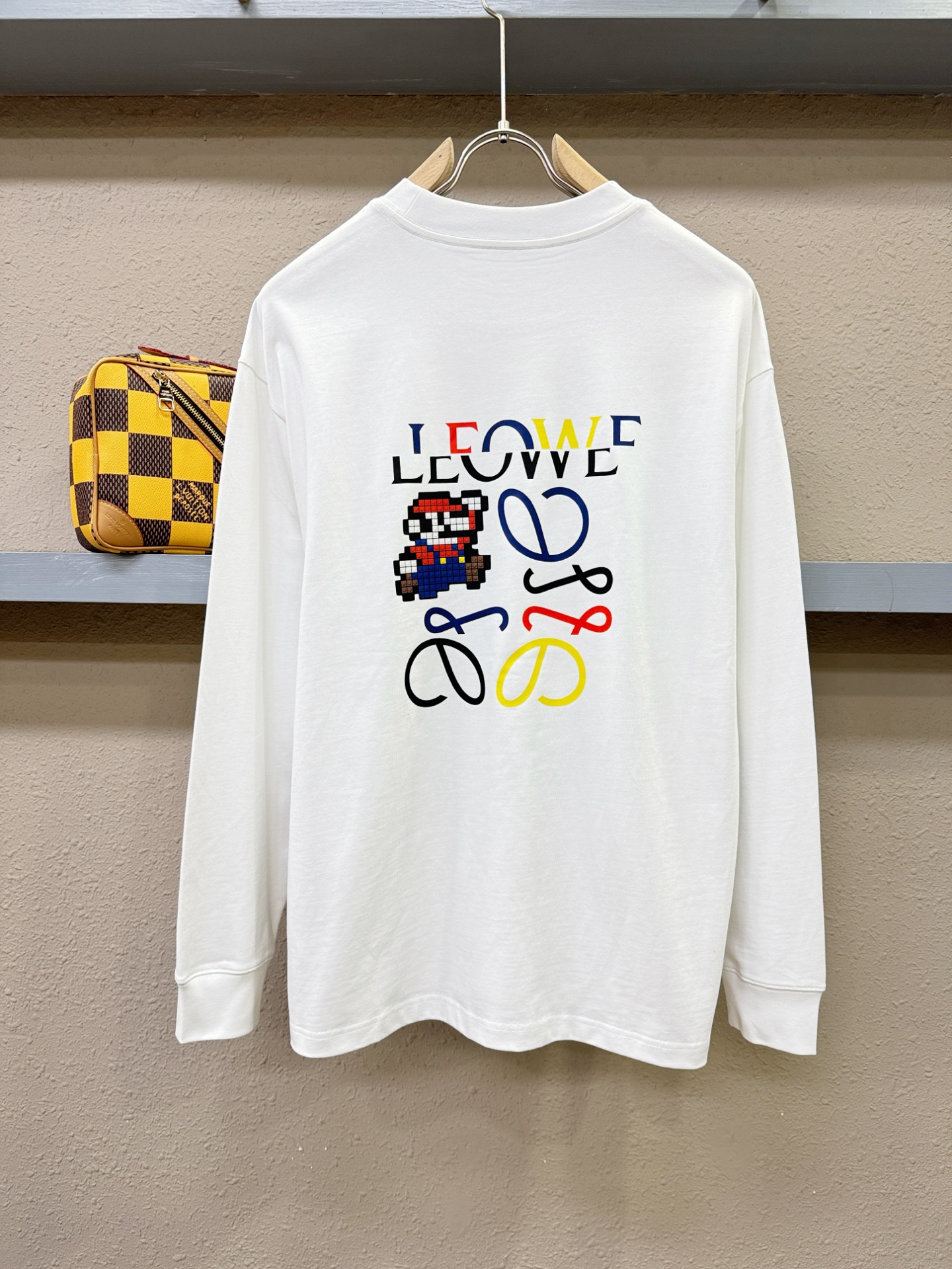 LOEWE罗意威 2025ss秋冬新品 长袖T恤，经典Logo设计，百搭款 官网同步发售 定制面料，柔软