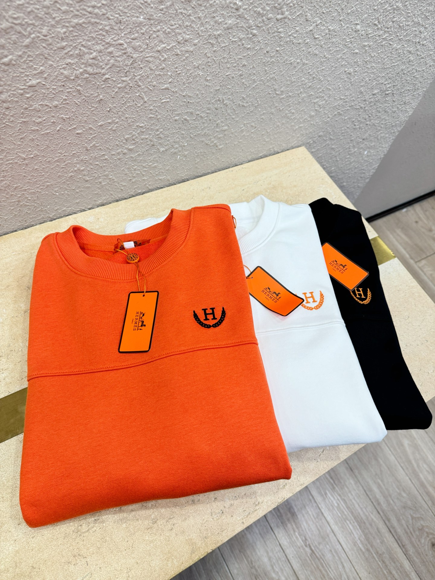 Hermes 2025SS Men's Long Sleeve Top - Classic Logo, Comfortable and Breathable 4 i1758107215434 4840 0 2