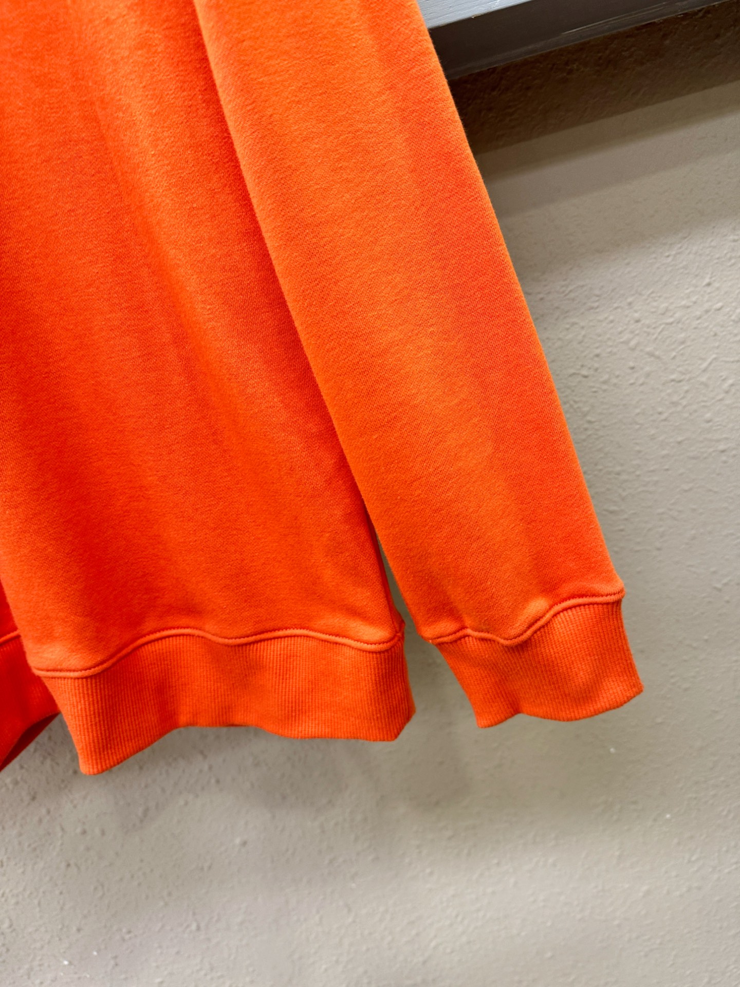 Hermes 2025SS Men's Long Sleeve Top - Classic Logo, Comfortable and Breathable 9 i1758107215435 3709 0 7
