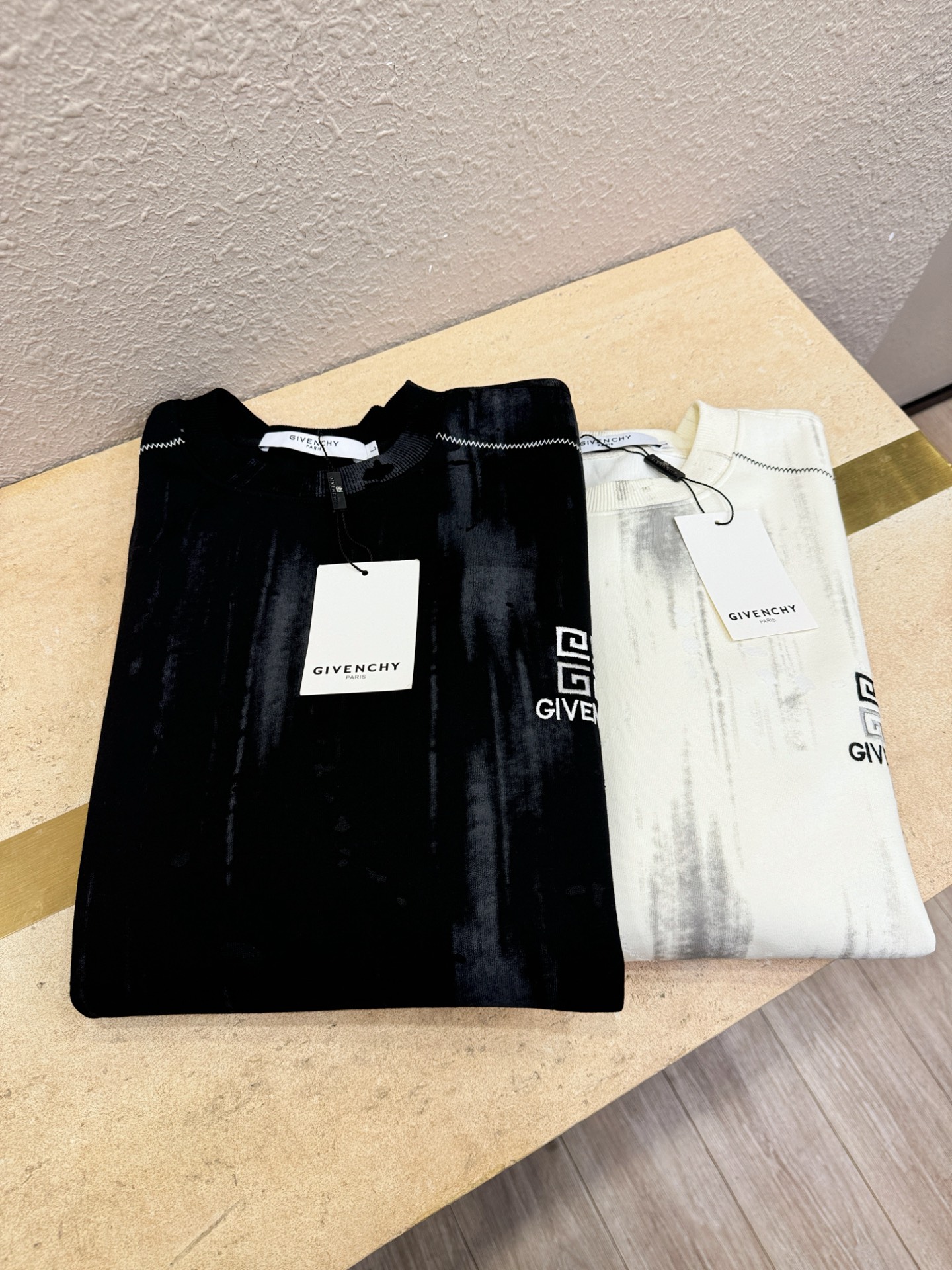 Givenchy Men's Black Logo Long Sleeve Top - Comfortable and Breathable 4 i1758107577852 6664 0 2