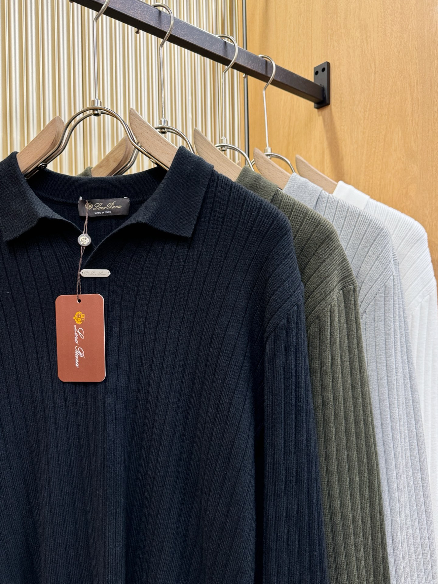 Loro Piana诺悠翩雅 新款毛衣，胸前logo设计！贸易公司渠道稀出，同步官网发售！秋冬系列经典设