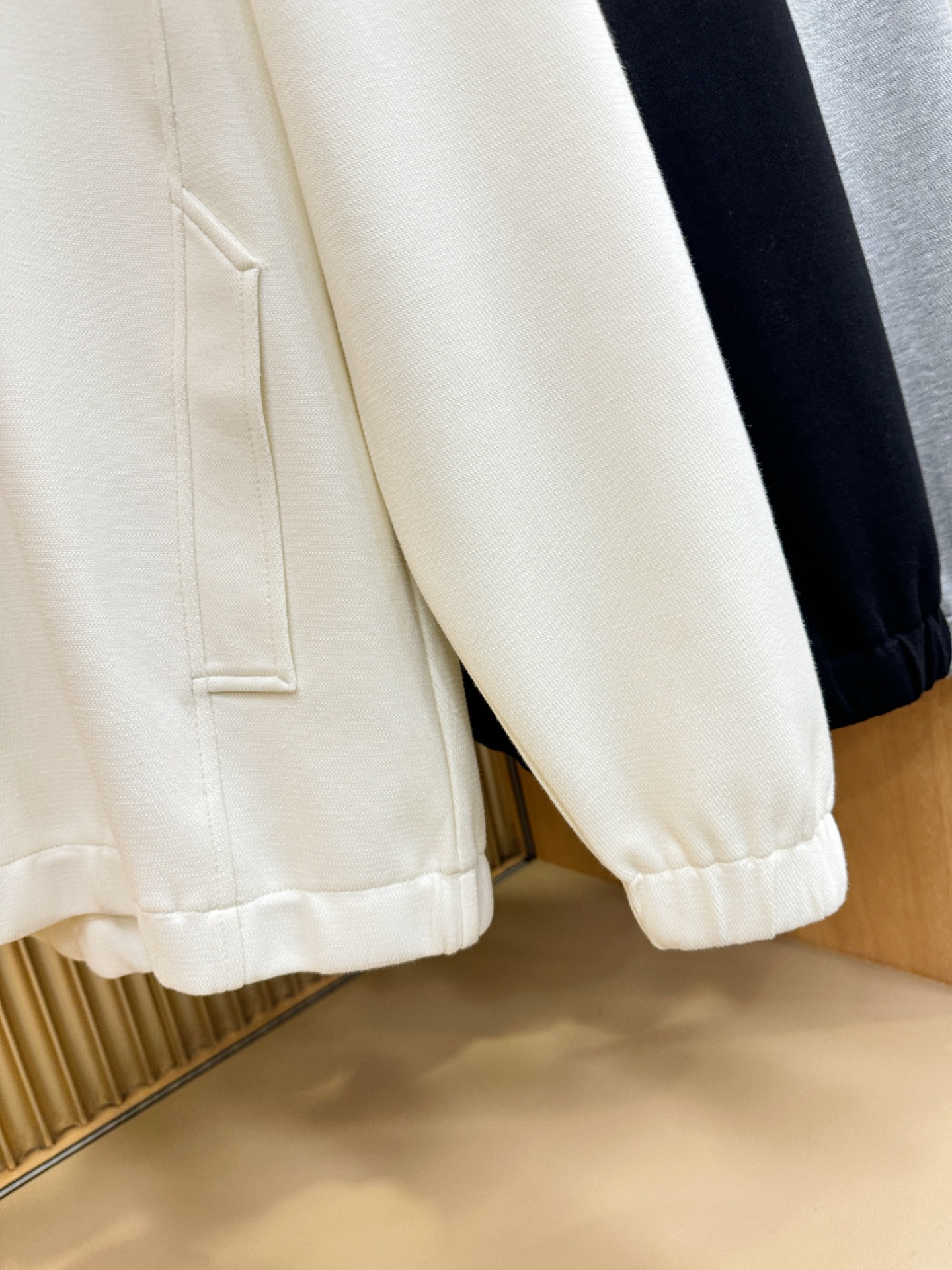 Gucci Men's 2025 SS/AW Long Sleeve Top with Classic Logo Design 9 i1758108549736 8703 0 5