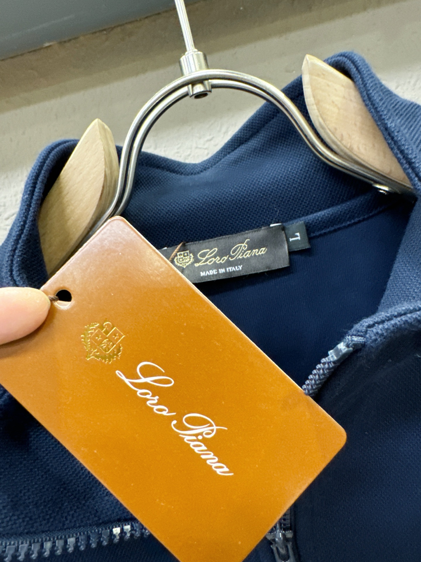 Loro Piana诺悠翩雅 2025ss秋季新品 长袖卫衣，经典Logo设计，百搭款 官网同步发售 定