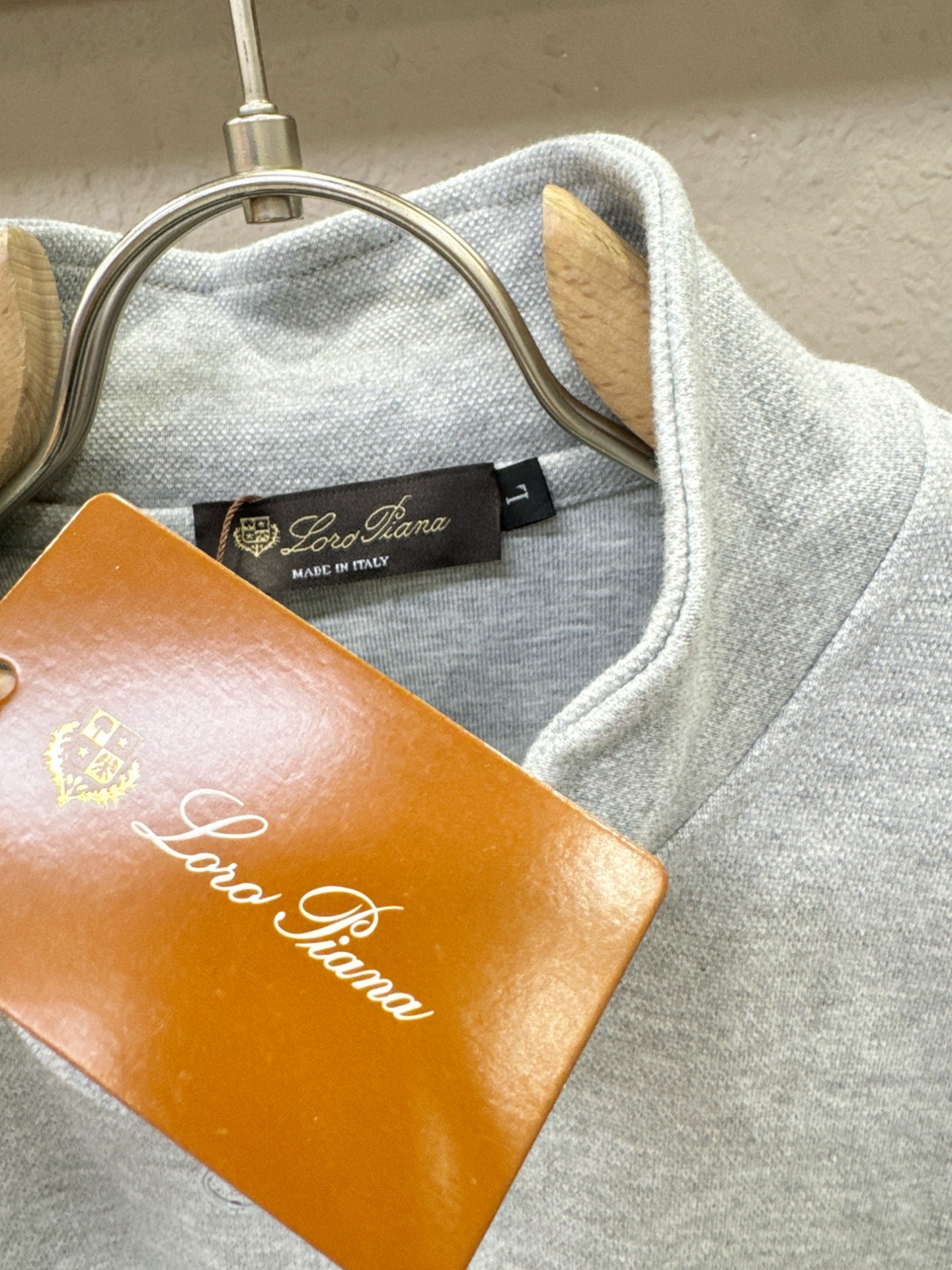 Loro Piana诺悠翩雅 2025ss秋季新品 长袖卫衣，经典Logo设计，百搭款 官网同步发售 定