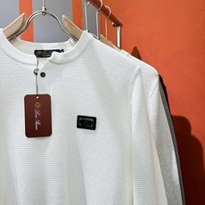 Loro Piana诺悠翩雅 2025新款毛衣,胸前logo设计!贸易公司渠道稀出,同步官网发售!秋冬系 Loro Piana诺悠翩雅 2025新款毛衣,胸前logo设计!贸易公司渠道稀出,同步官网发售!秋冬系