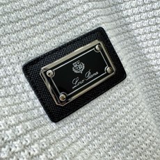 Loro Piana诺悠翩雅 2025新款毛衣,胸前logo设计!贸易公司渠道稀出,同步官网发售!秋冬系 Loro Piana诺悠翩雅 2025新款毛衣,胸前logo设计!贸易公司渠道稀出,同步官网发售!秋冬系