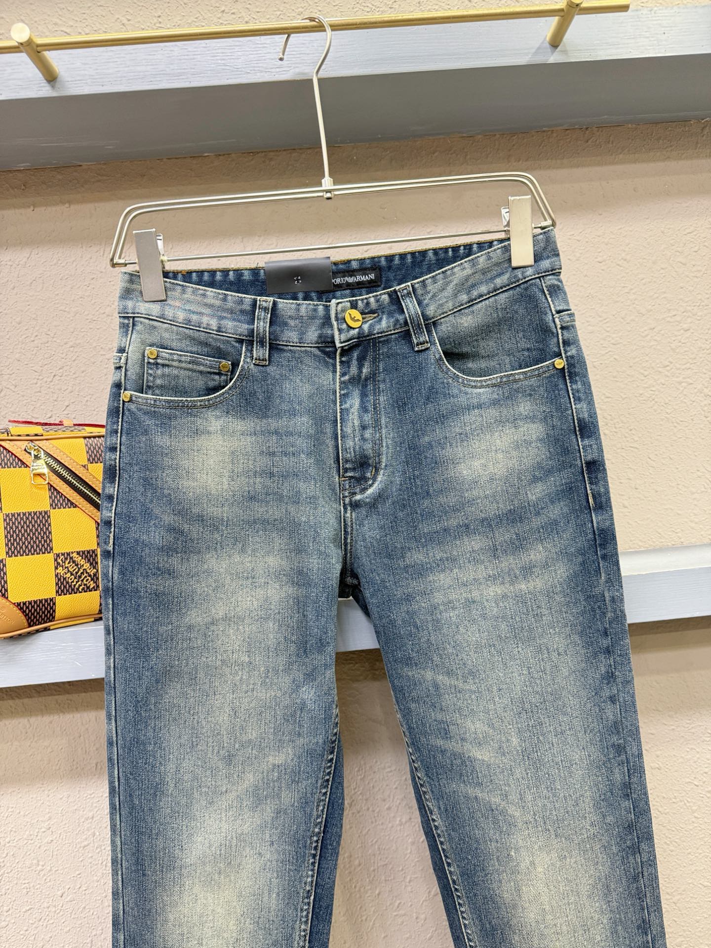 Armani 阿玛尼 2025专柜新品，原版牛仔裤 原版重工打造，品牌经典LOGO设计，三标齐全！原版五