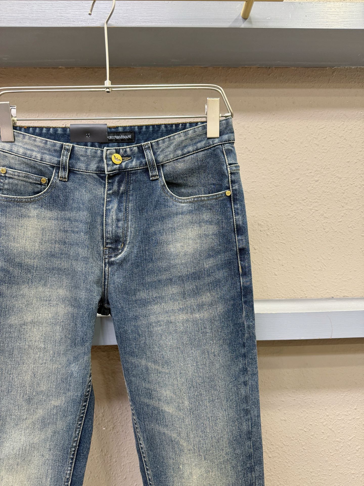 Armani 阿玛尼 2025专柜新品，原版牛仔裤 原版重工打造，品牌经典LOGO设计，三标齐全！原版五