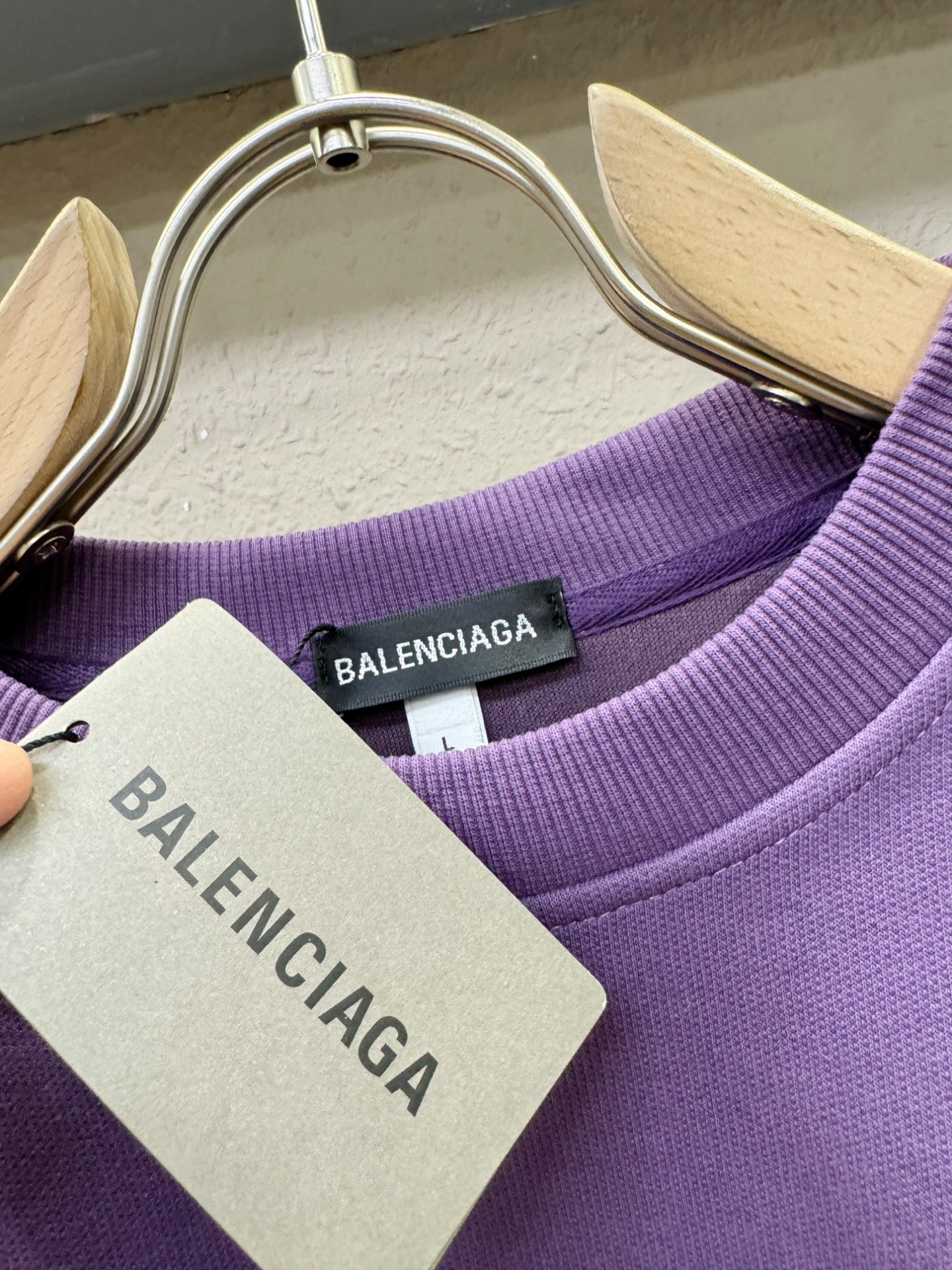 Balenciaga巴黎世家 2025ss秋季新品 长袖卫衣，经典Logo设计，百搭款 官网同步发售 定