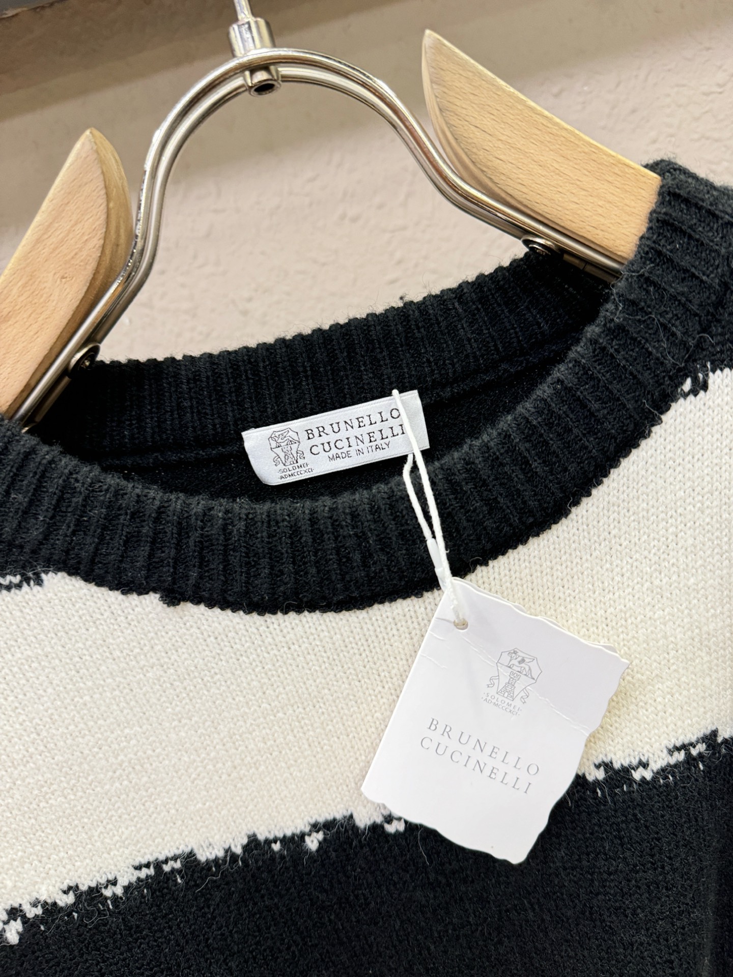 BC布鲁提 2025新款毛衣，精工刺绣，羊毛面料，胸前logo设计！贸易公司渠道稀出，同步官网发售！秋冬