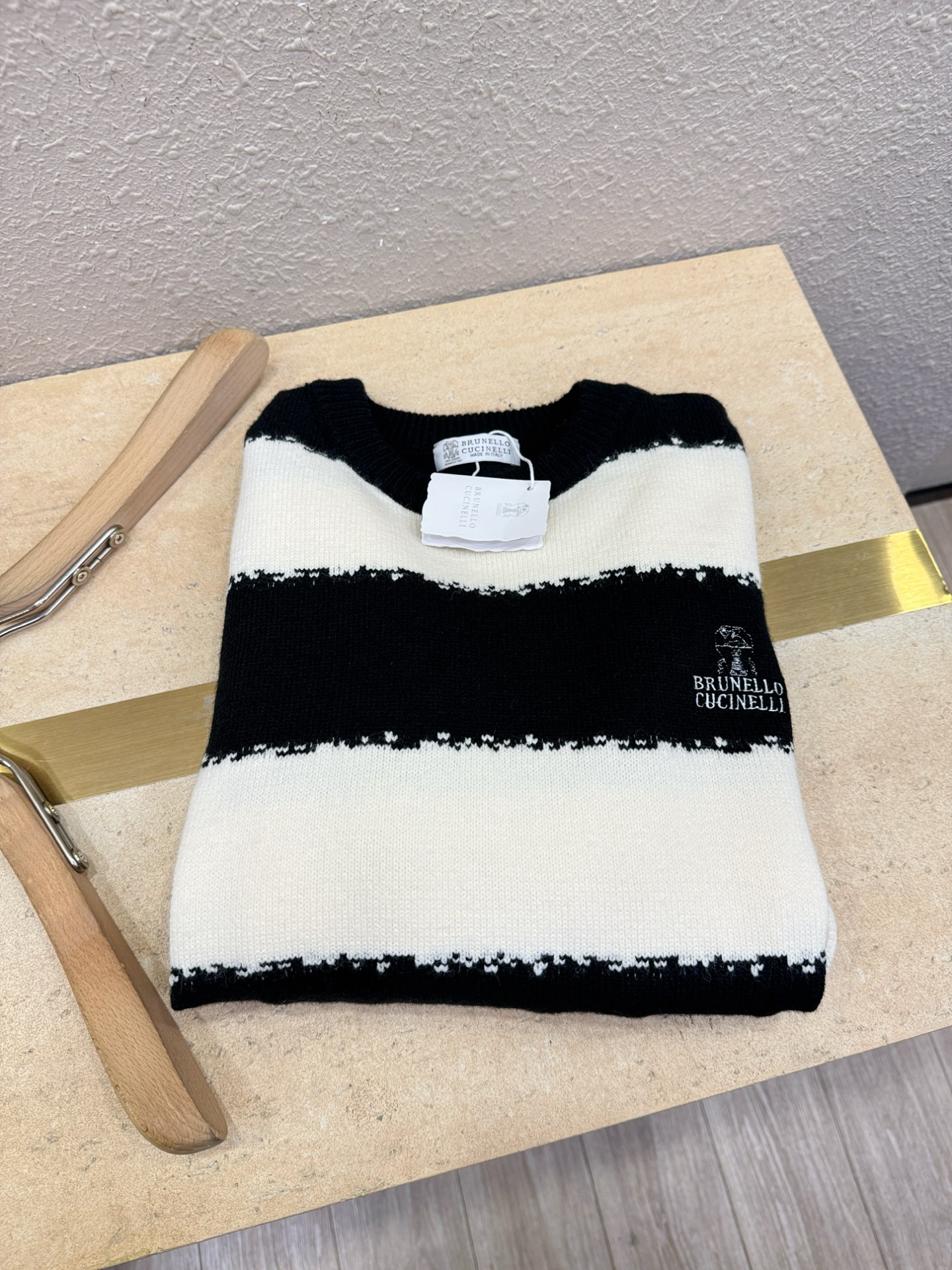 BC布鲁提 2025新款毛衣，精工刺绣，羊毛面料，胸前logo设计！贸易公司渠道稀出，同步官网发售！秋冬