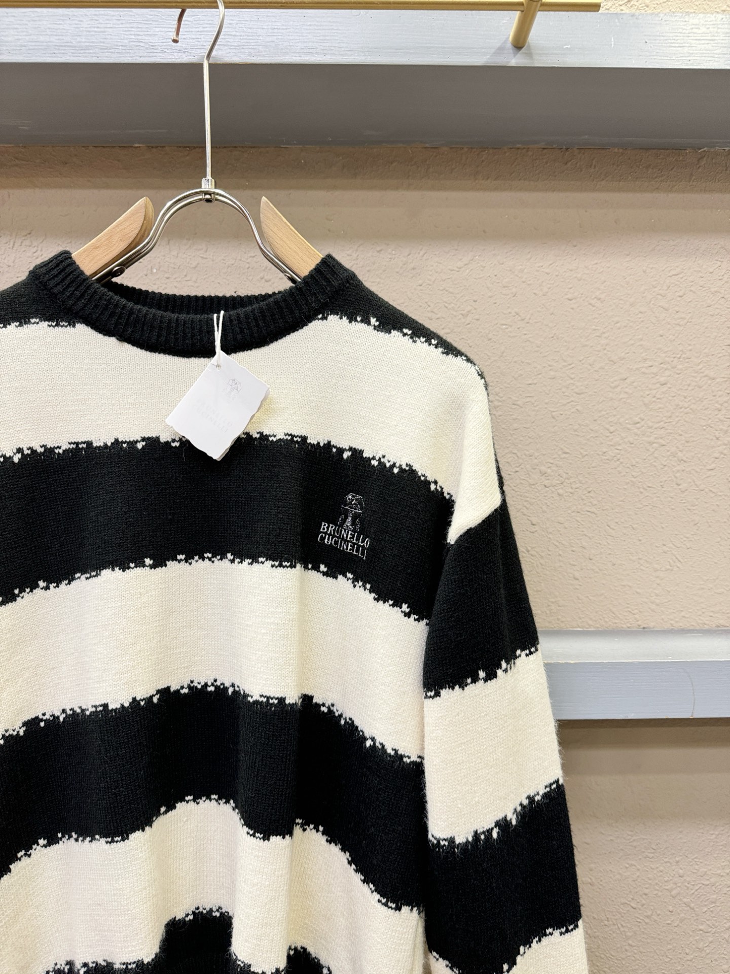 BC布鲁提 2025新款毛衣，精工刺绣，羊毛面料，胸前logo设计！贸易公司渠道稀出，同步官网发售！秋冬