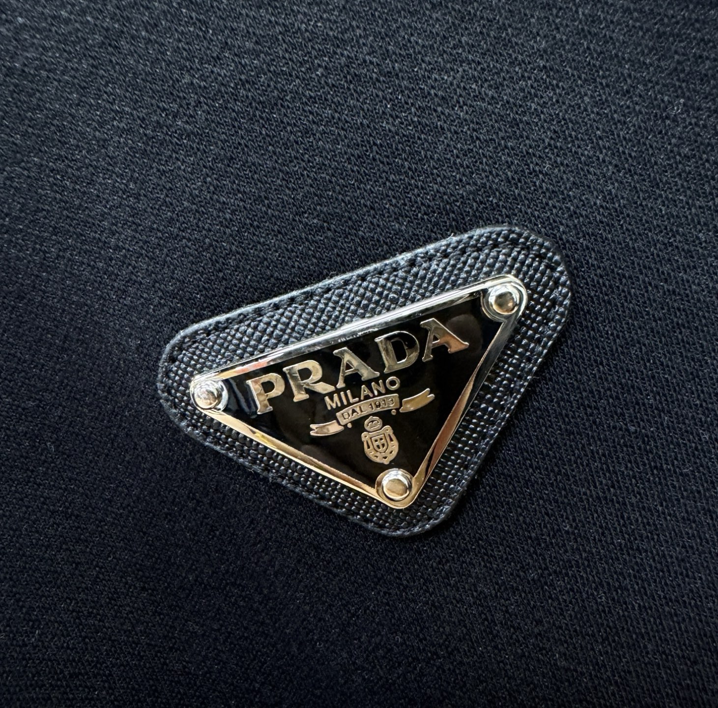PRADA 普拉达 2025ss秋季新品 长袖卫衣，经典Logo设计，百搭款 官网同步发售 定制面料，柔