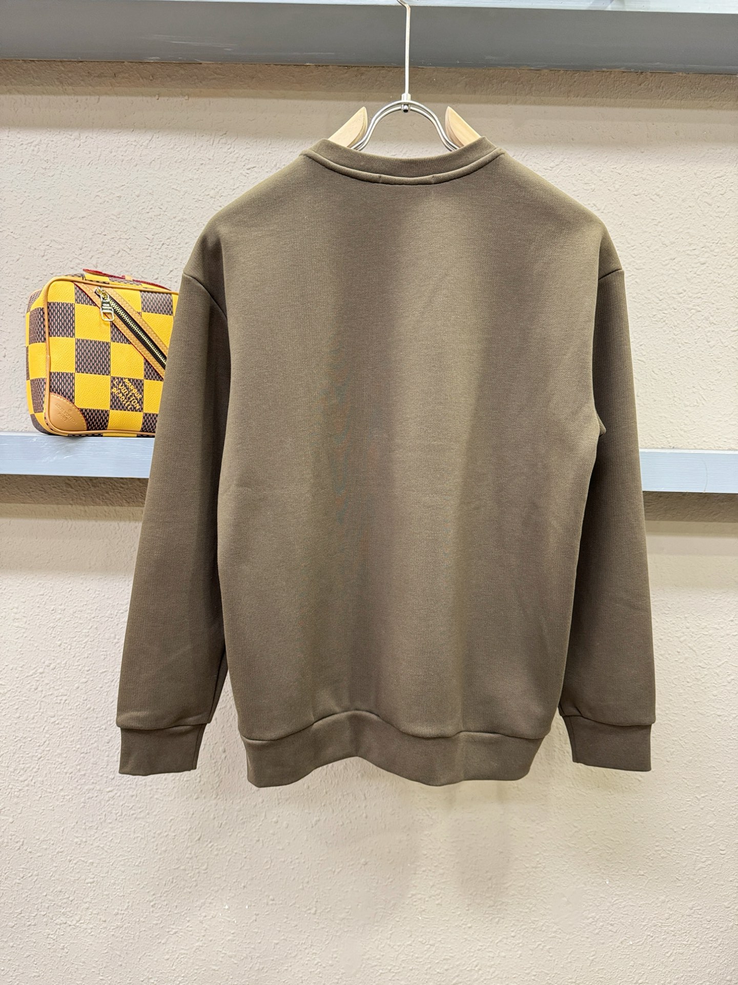 PRADA 普拉达 2025ss秋季新品 长袖卫衣，经典Logo设计，百搭款 官网同步发售 定制面料，柔