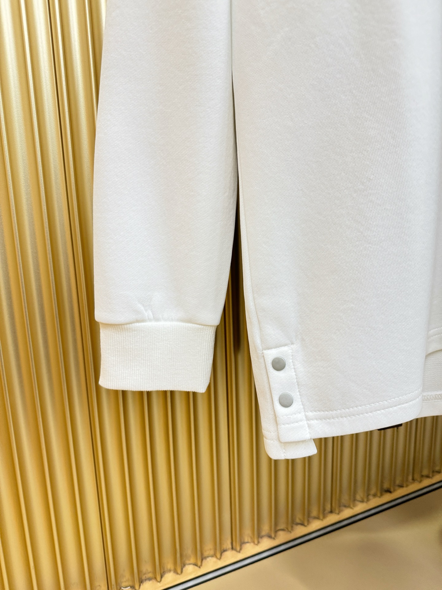 BC布鲁提 2025ss秋冬新品 长袖T恤，经典Logo设计，百搭款 官网同步发售 定制面料，柔软细腻 