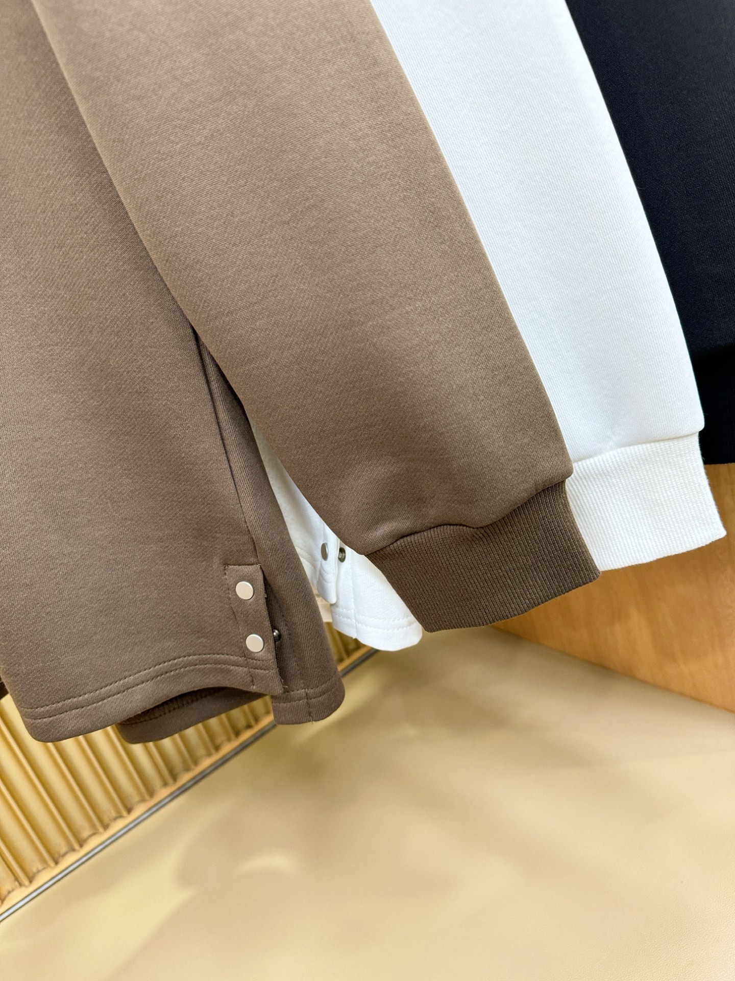 BC布鲁提 2025ss秋冬新品 长袖T恤，经典Logo设计，百搭款 官网同步发售 定制面料，柔软细腻 