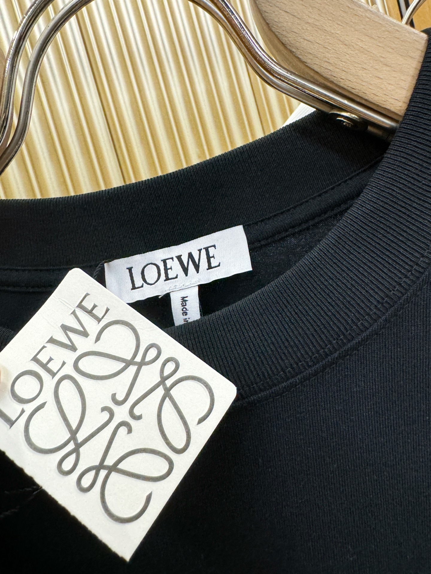LOEWE罗意威 2025ss秋冬新品 长袖T恤，经典Logo设计，百搭款 官网同步发售 定制面料，柔软