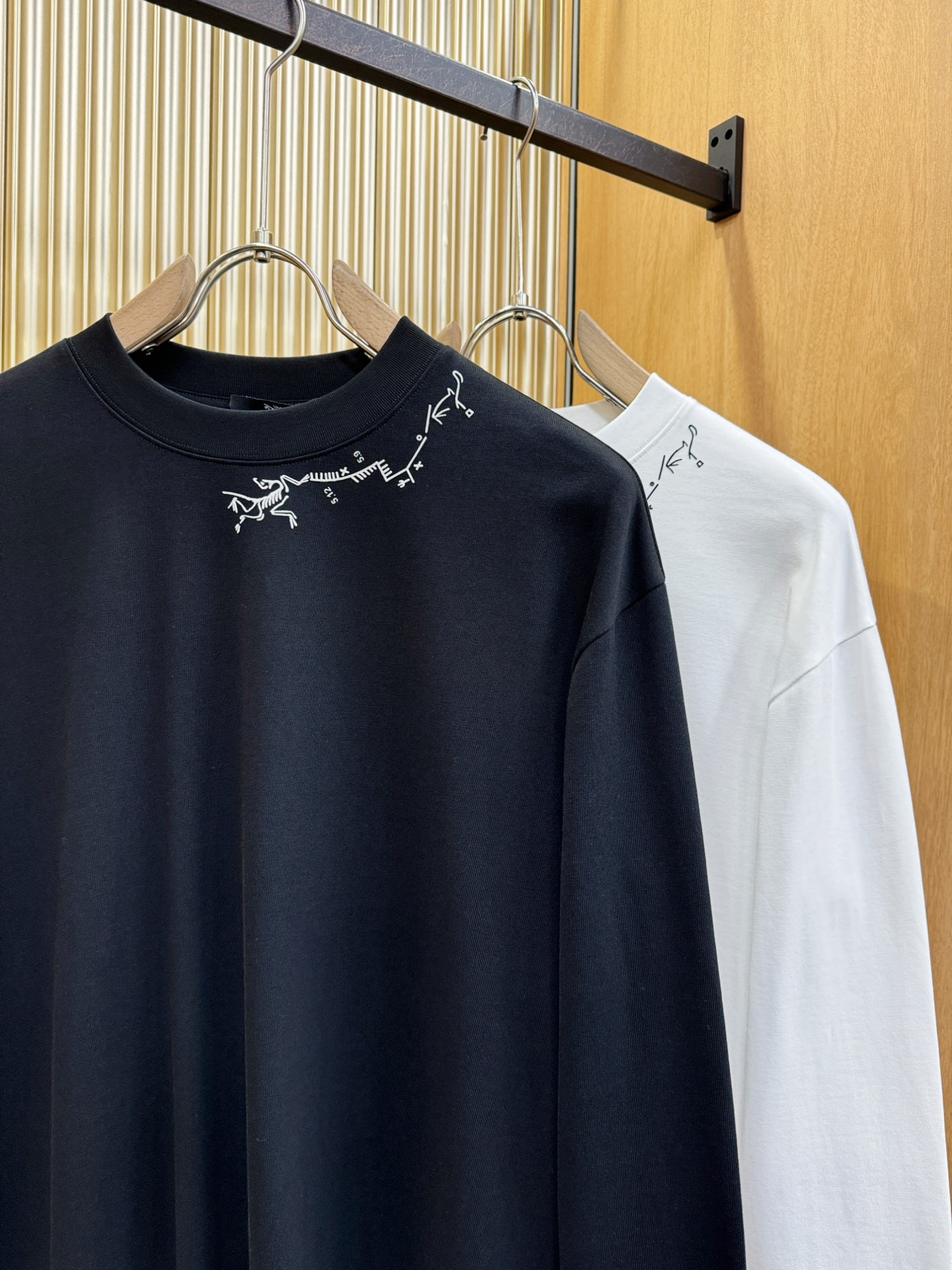 ARC‘TERYX/始祖鸟 2025ss秋冬新品 长袖T恤，经典Logo设计，百搭款 官网同步发售 定制