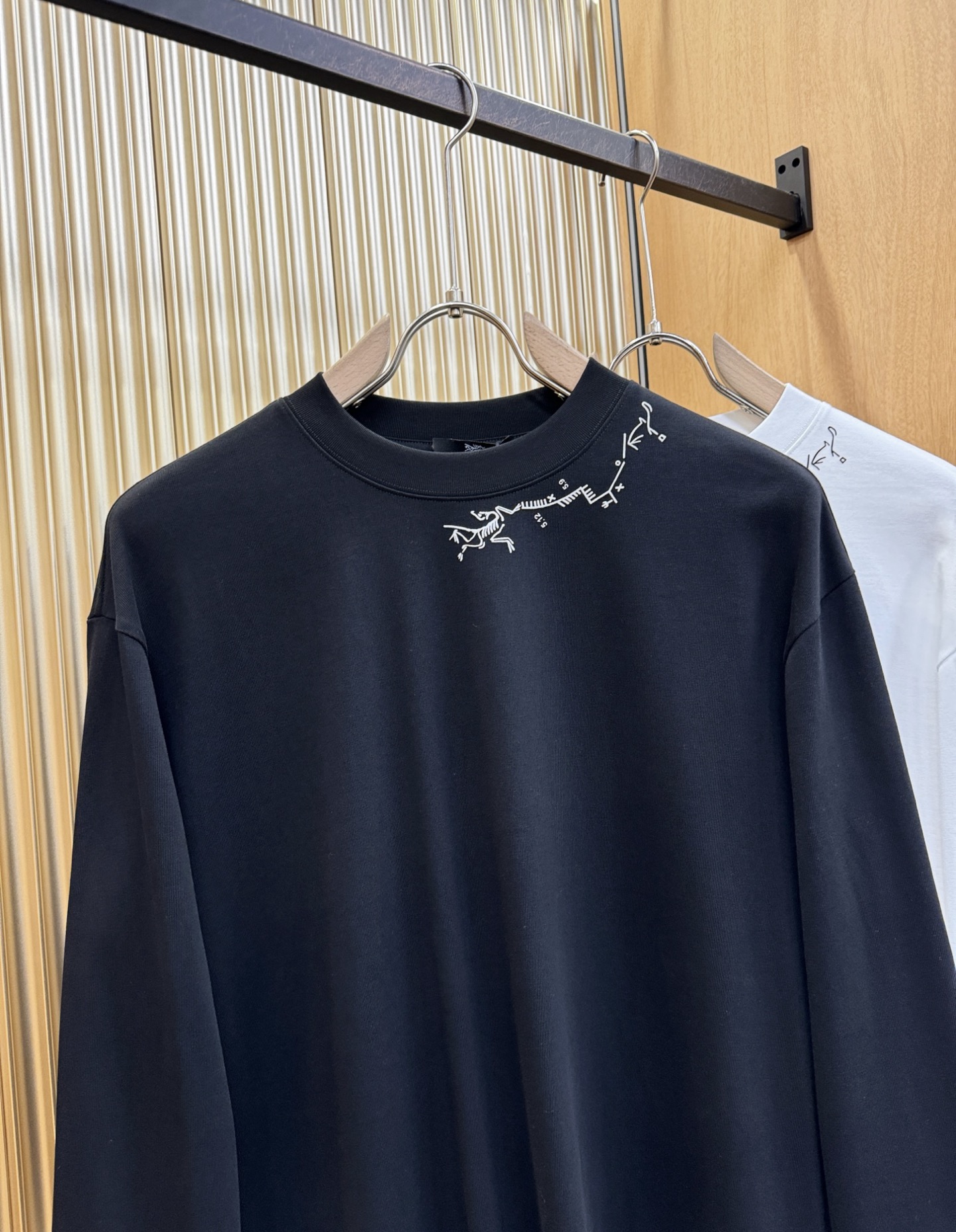 ARC‘TERYX/始祖鸟 2025ss秋冬新品 长袖T恤，经典Logo设计，百搭款 官网同步发售 定制