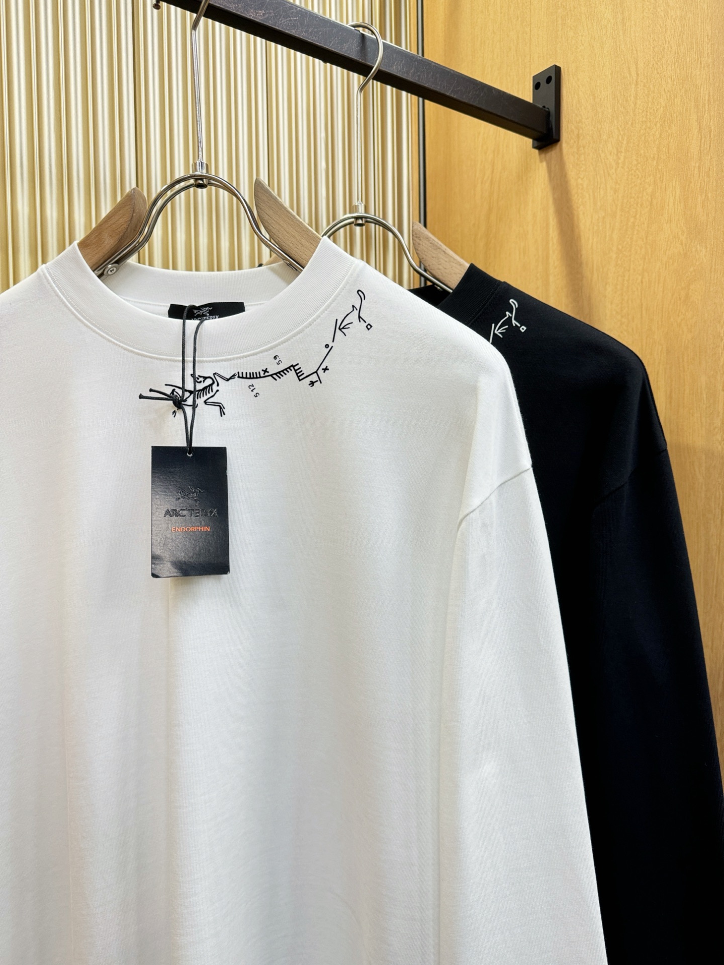 ARC‘TERYX/始祖鸟 2025ss秋冬新品 长袖T恤，经典Logo设计，百搭款 官网同步发售 定制
