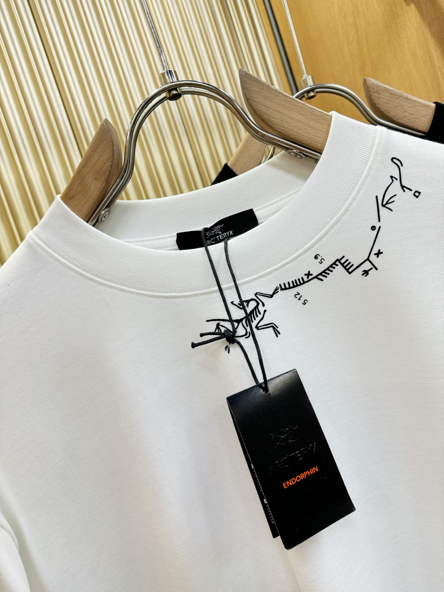 ARC‘TERYX/始祖鸟 2025ss秋冬新品 长袖T恤，经典Logo设计，百搭款 官网同步发售 定制
