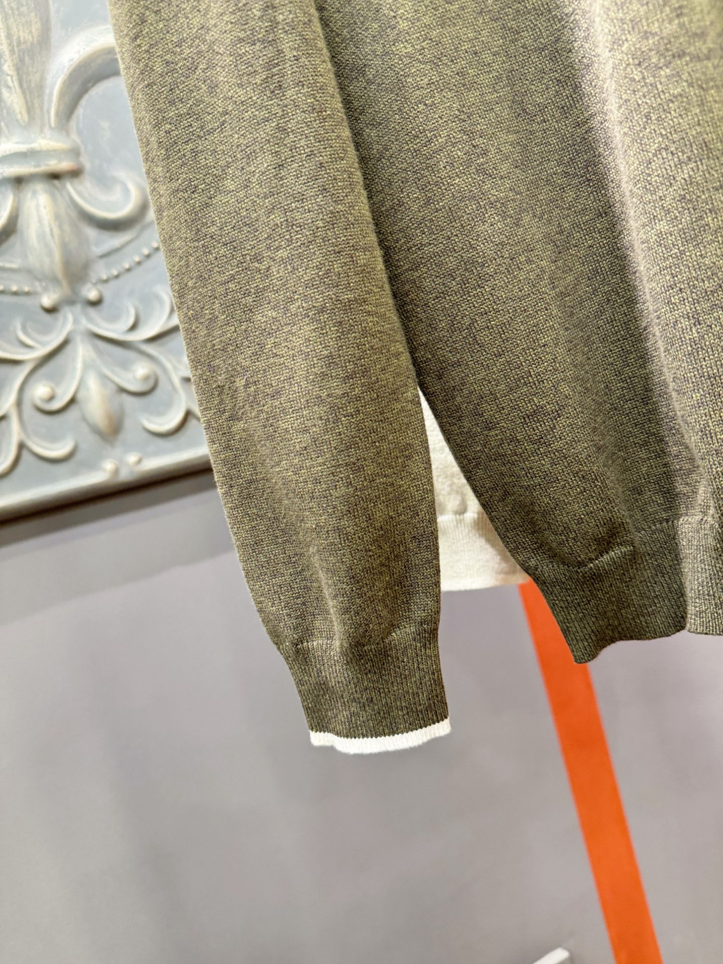 LV路易威登 新款毛衣，胸前logo设计！贸易公司渠道稀出，同步官网发售！秋冬系列经典设计！此款毛衣甄选