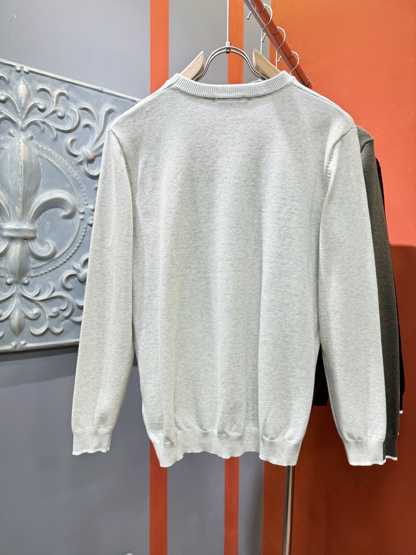 LV路易威登 新款毛衣，胸前logo设计！贸易公司渠道稀出，同步官网发售！秋冬系列经典设计！此款毛衣甄选