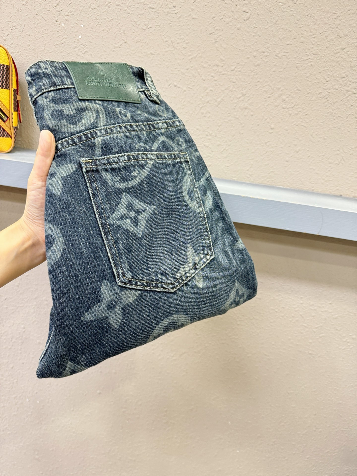 LV路易威登 2025专柜新品，原版牛仔裤 原版重工打造，品牌经典LOGO设计，三标齐全！原版五金辅料。
