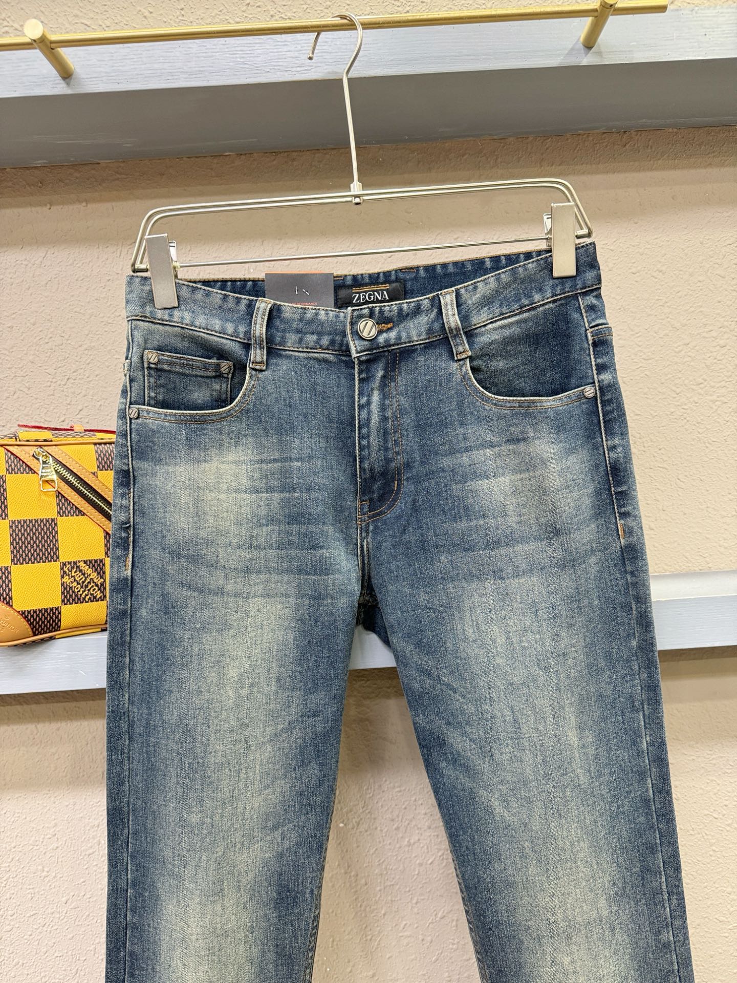 Ermenegildo Zeg*a杰*亚 2025专柜新品，原版牛仔裤 原版重工打造，品牌经典LOGO设
