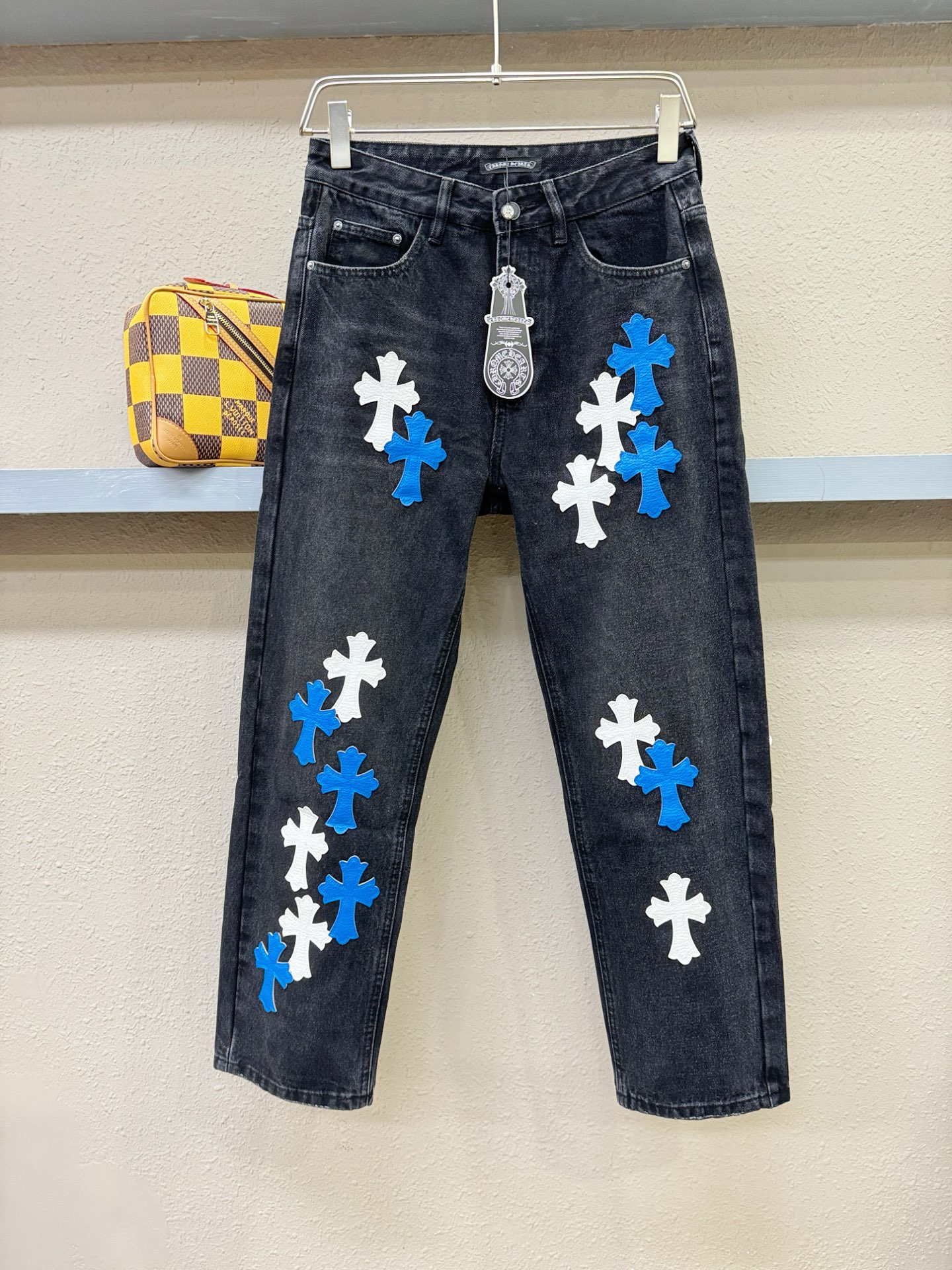 CHROME HEARTS 克罗心 2025专柜新品，原版牛仔裤 原版重工打造，品牌经典LOGO设计，三