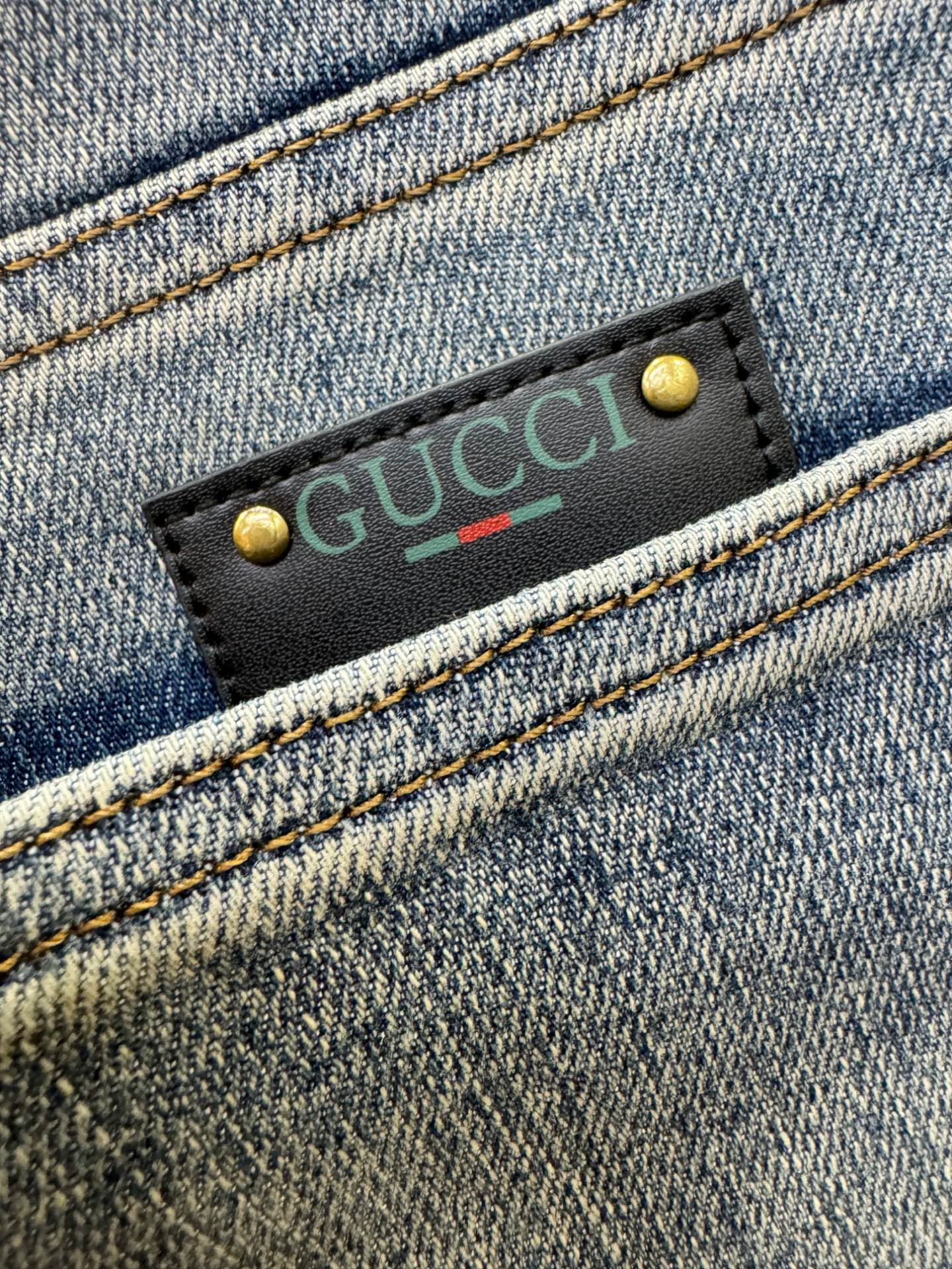 Gucci古奇 2025专柜新品，原版牛仔裤 原版重工打造，品牌经典LOGO设计，三标齐全！原版五金辅料