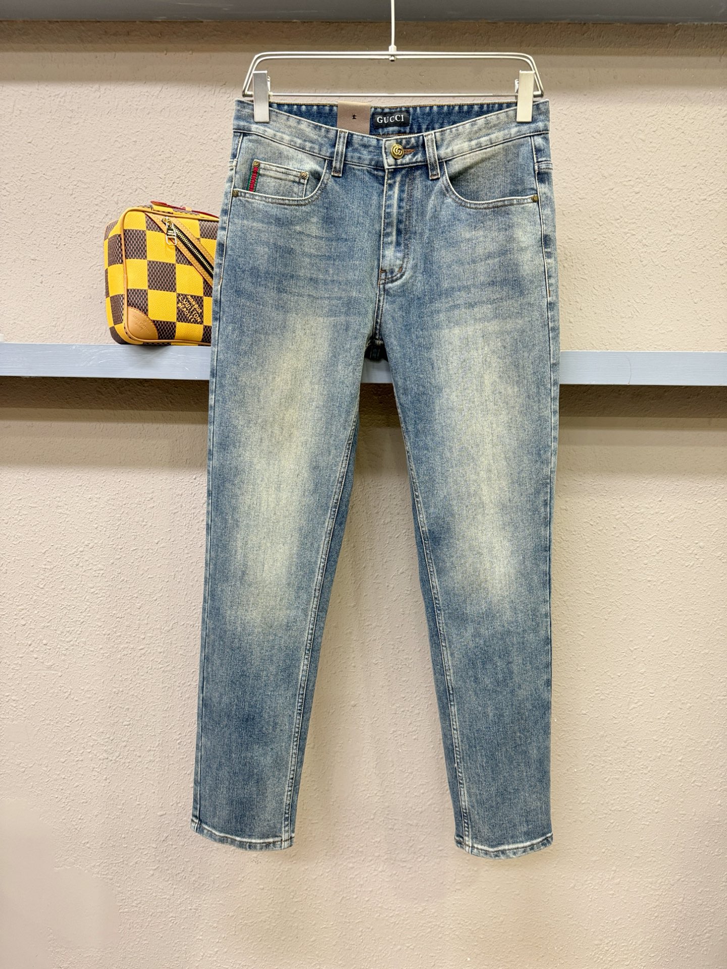 Gucci古奇 2025专柜新品，原版牛仔裤 原版重工打造，品牌经典LOGO设计，三标齐全！原版五金辅料