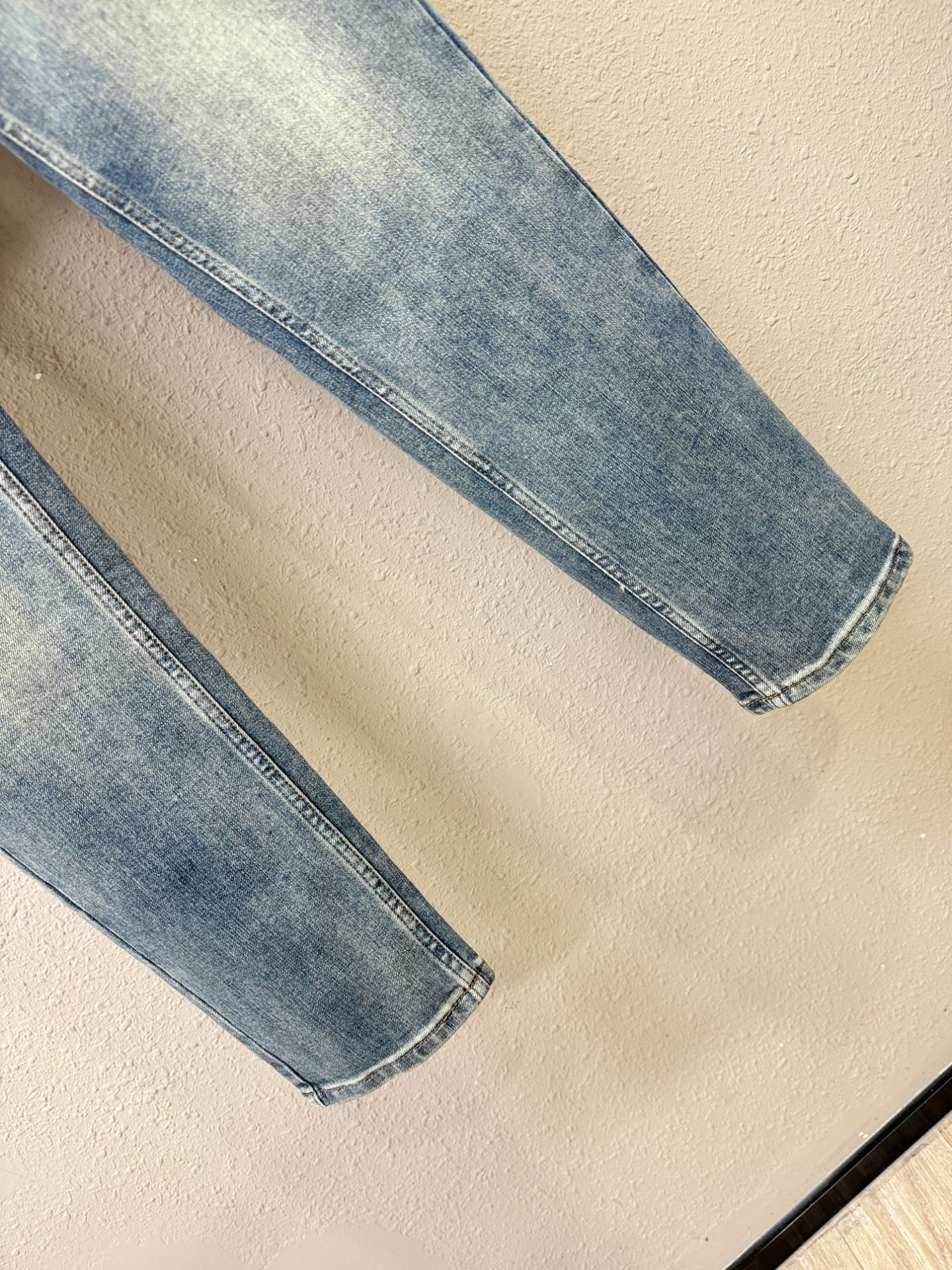 Gucci古奇 2025专柜新品，原版牛仔裤 原版重工打造，品牌经典LOGO设计，三标齐全！原版五金辅料