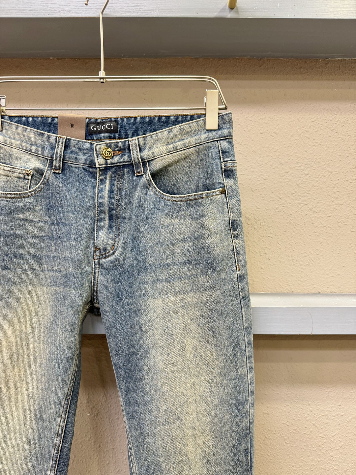 Gucci古奇 2025专柜新品，原版牛仔裤 原版重工打造，品牌经典LOGO设计，三标齐全！原版五金辅料