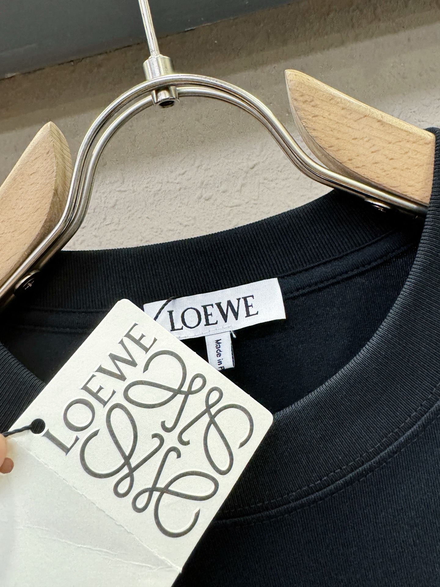 LOEWE罗意威 2025ss秋冬新品 长袖T恤，经典Logo设计，百搭款 官网同步发售 定制面料，柔软