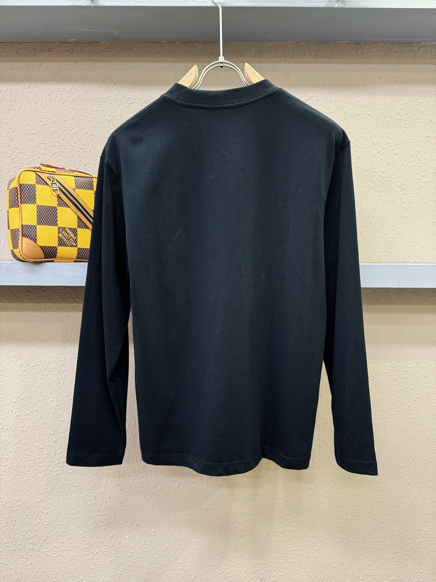 LOEWE罗意威 2025ss秋冬新品 长袖T恤，经典Logo设计，百搭款 官网同步发售 定制面料，柔软