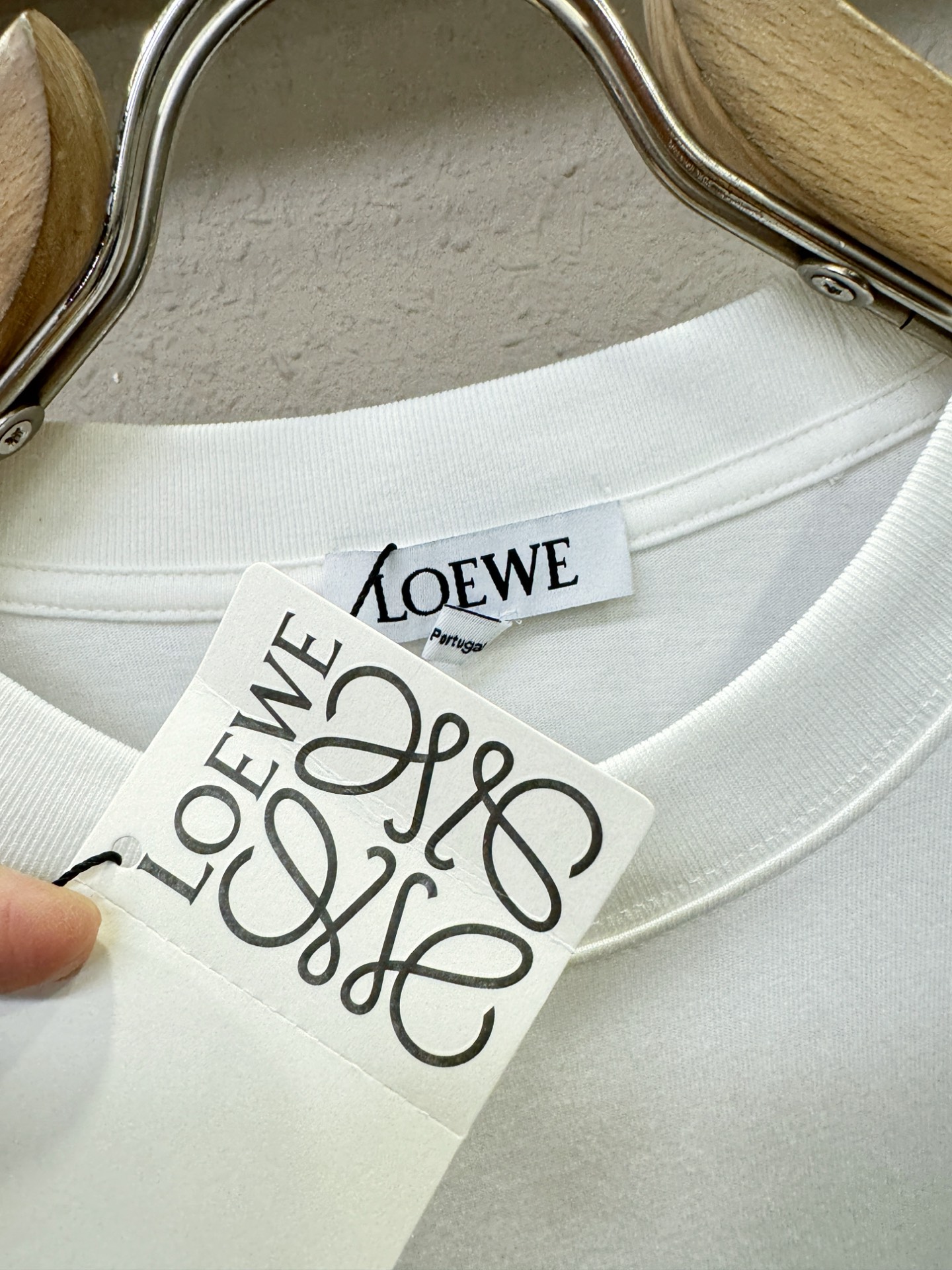 LOEWE罗意威 2025ss秋冬新品 长袖T恤，经典Logo设计，百搭款 官网同步发售 定制面料，柔软