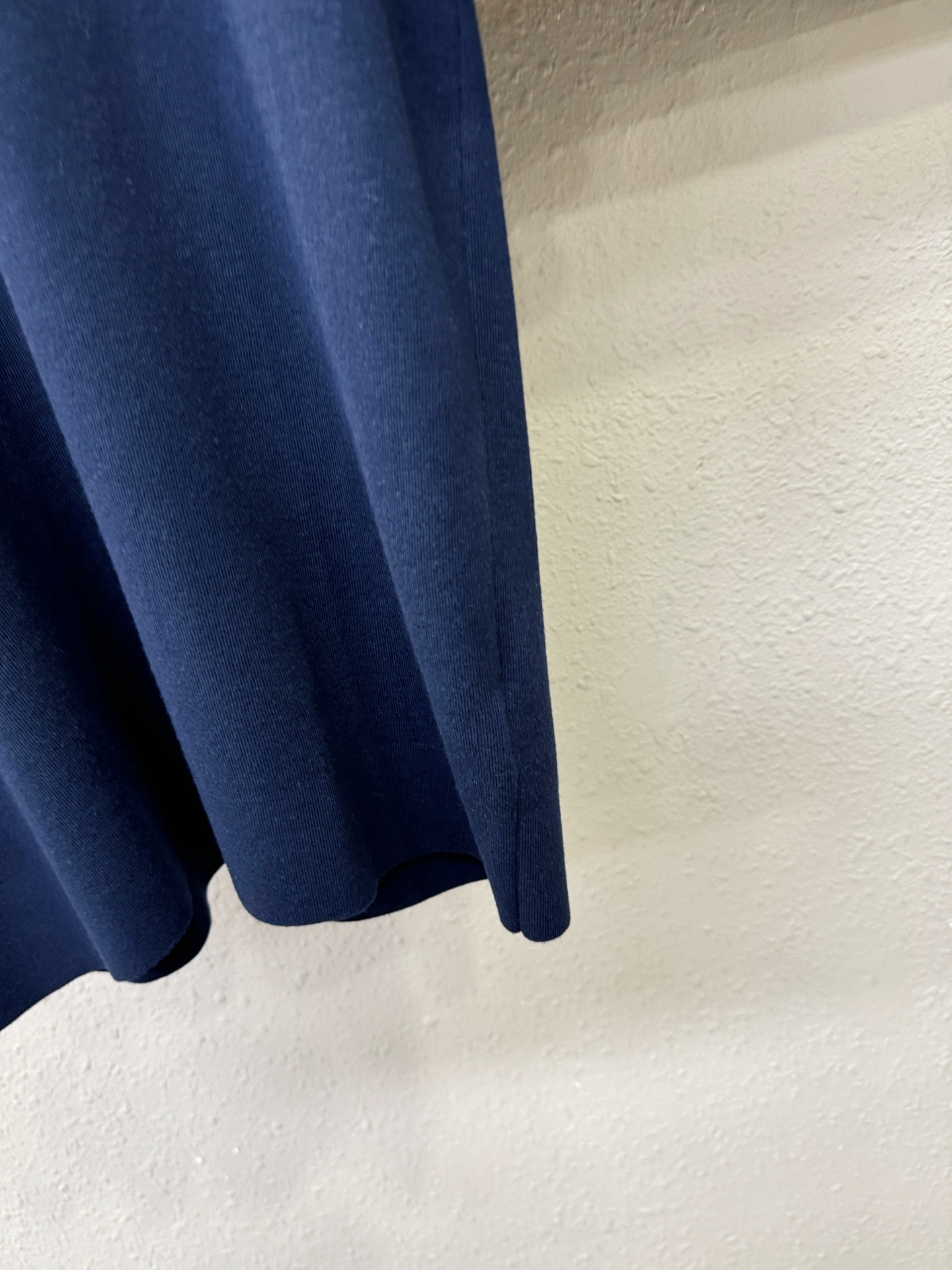 Moncler蒙口 顶级品质 2025秋冬新品短袖羊毛衫！短袖羊毛衫，桑蚕丝+绵羊毛面料，手感柔软。顶级