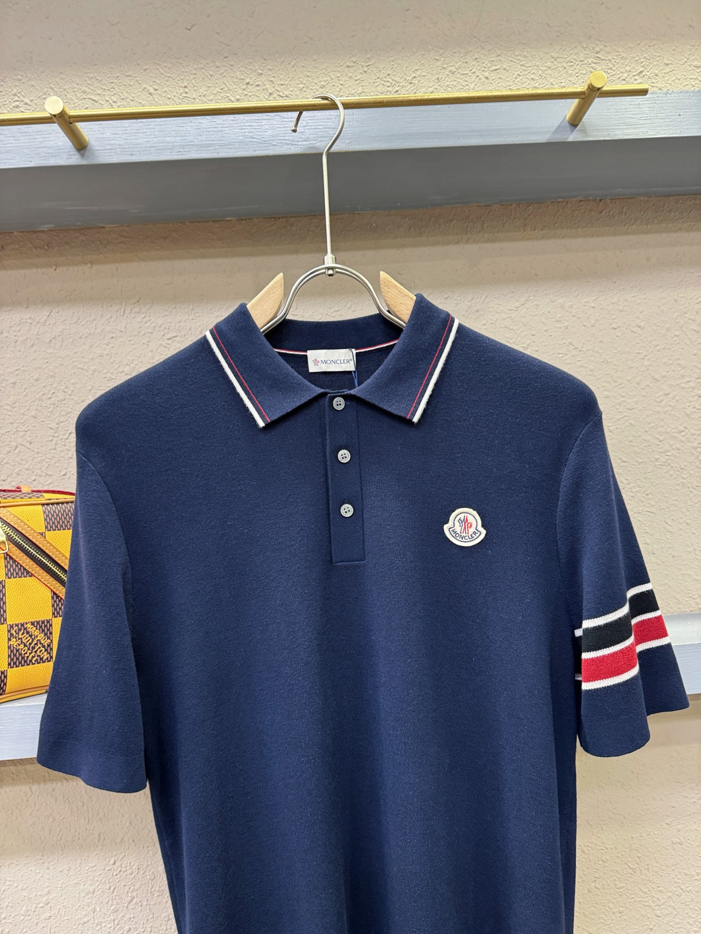 Moncler蒙口 顶级品质 2025秋冬新品短袖羊毛衫！短袖羊毛衫，桑蚕丝+绵羊毛面料，手感柔软。顶级