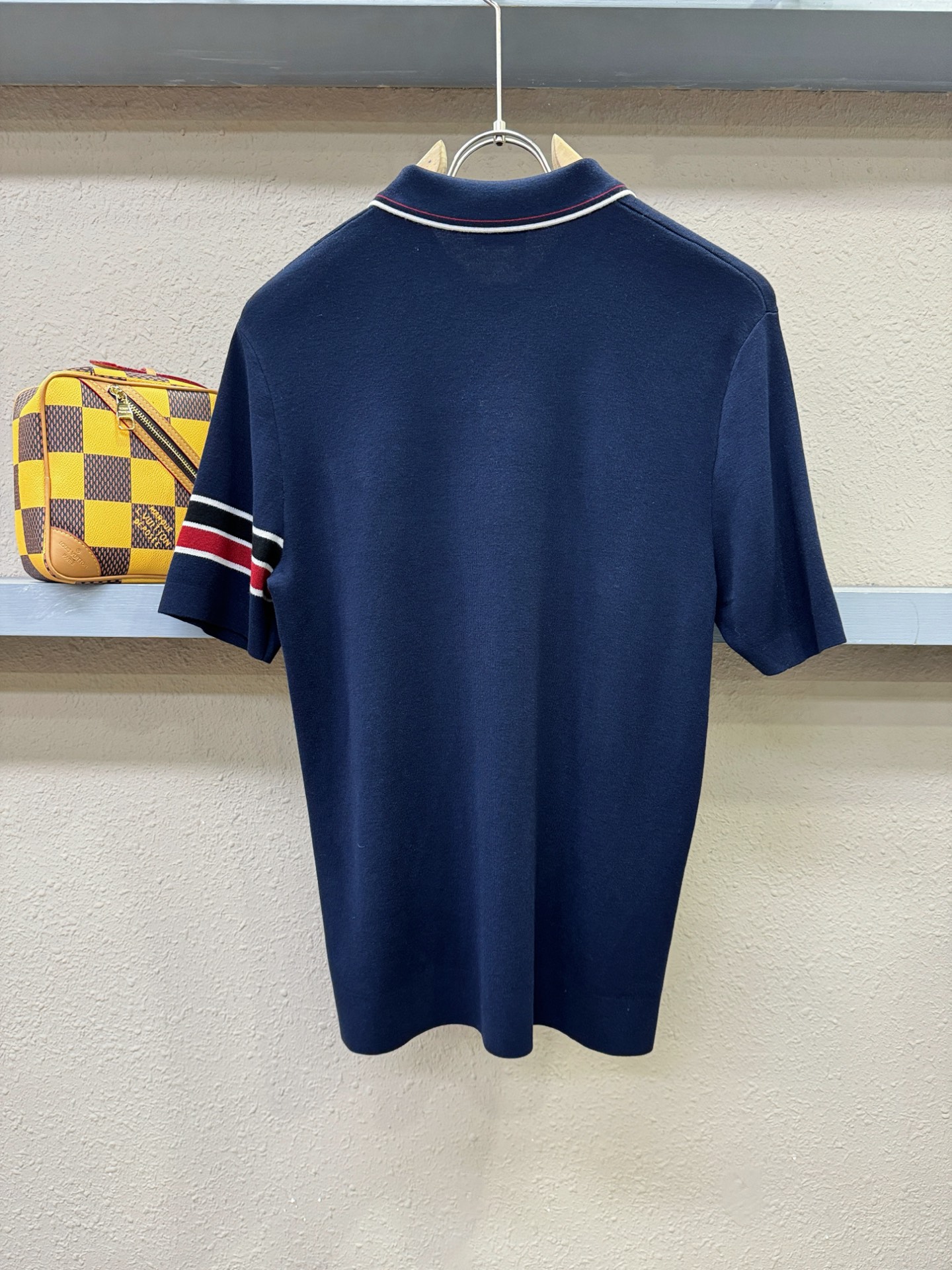 Moncler蒙口 顶级品质 2025秋冬新品短袖羊毛衫！短袖羊毛衫，桑蚕丝+绵羊毛面料，手感柔软。顶级