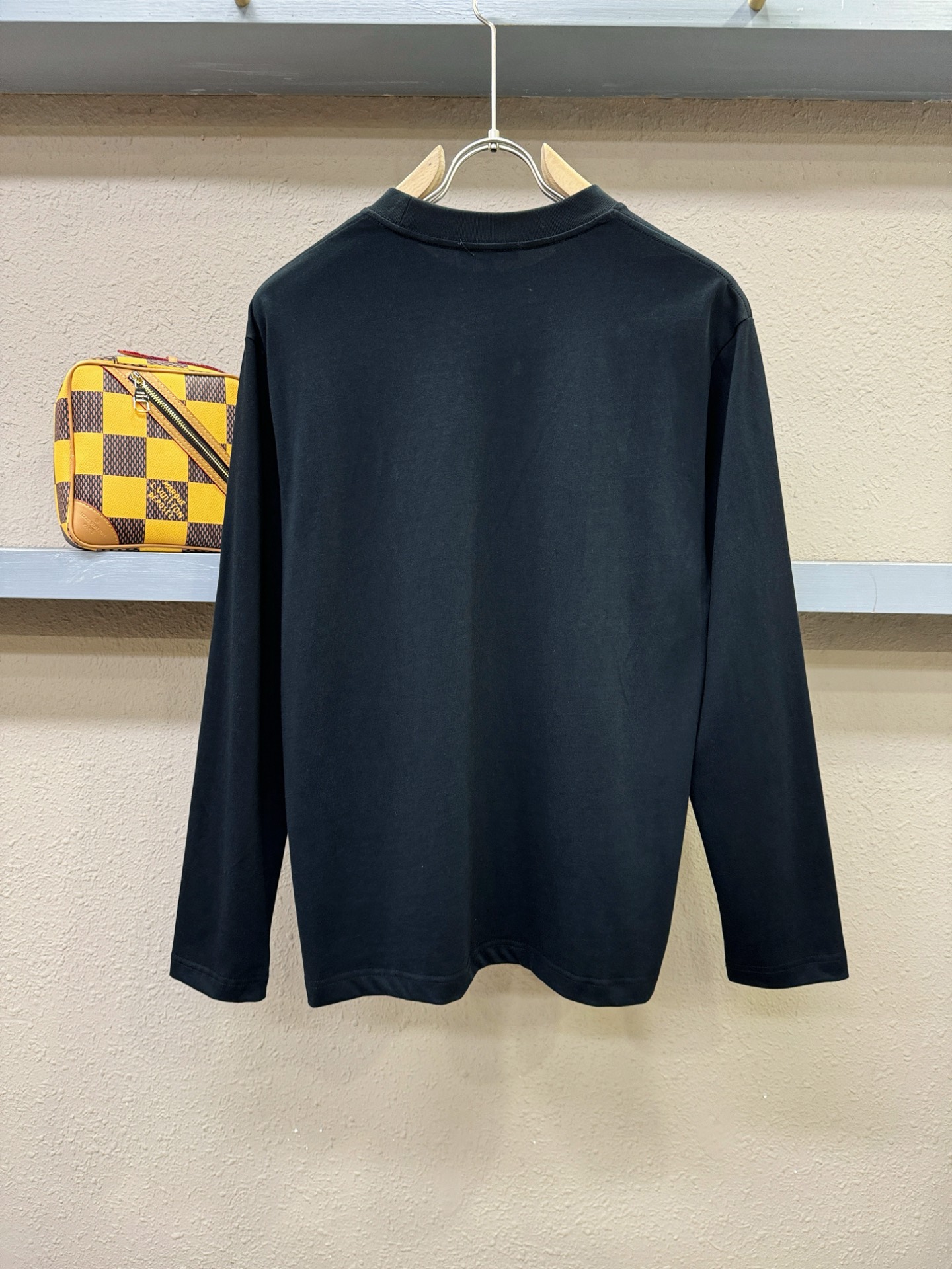 LOEWE罗意威 2025ss秋冬新品 长袖T恤，经典Logo设计，百搭款 官网同步发售 定制面料，柔软